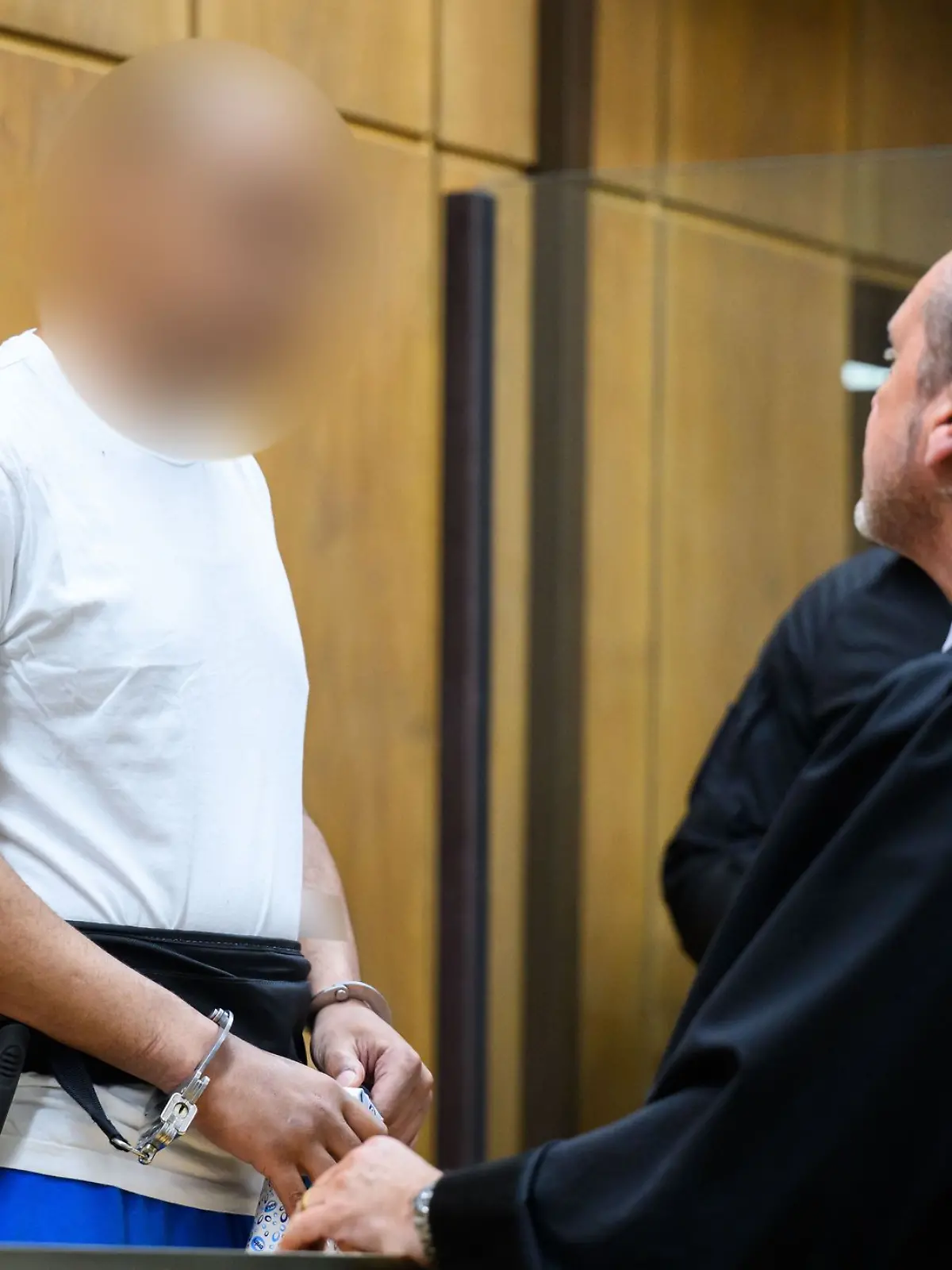 Bild zu: "Gericht spricht Ronald C. schuldig – Sicherungsverwahrung!"