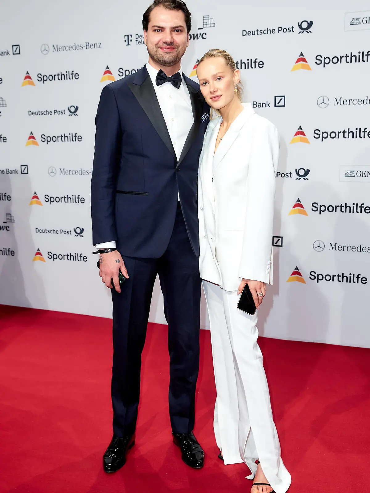 52. Ball des Sports Jimi Blue Ochsenknecht mit Freundin beim 52. Ball des Sports in der Festhalle in Frankfurt am Main. *** 52 Ball des Sports Jimi Blue Ochsenknecht with girlfriend at the 52 Ball des Sports in the Festhalle in Frankfurt am Main Copyright: xEventpressxGolejewskix