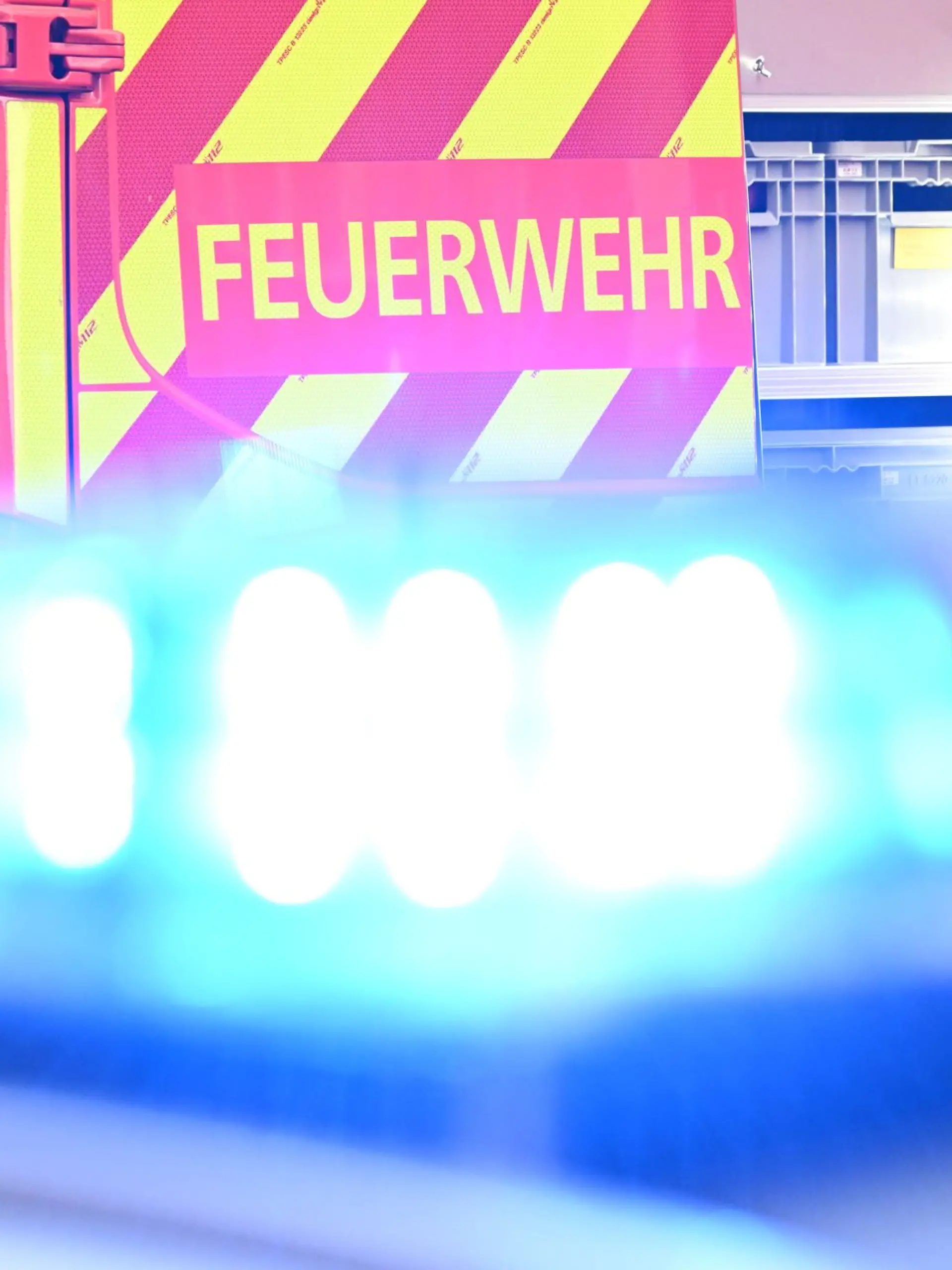 Bild zu: "Kleiner Junge (11) stürzt von Garagendach – schwer verletzt!"