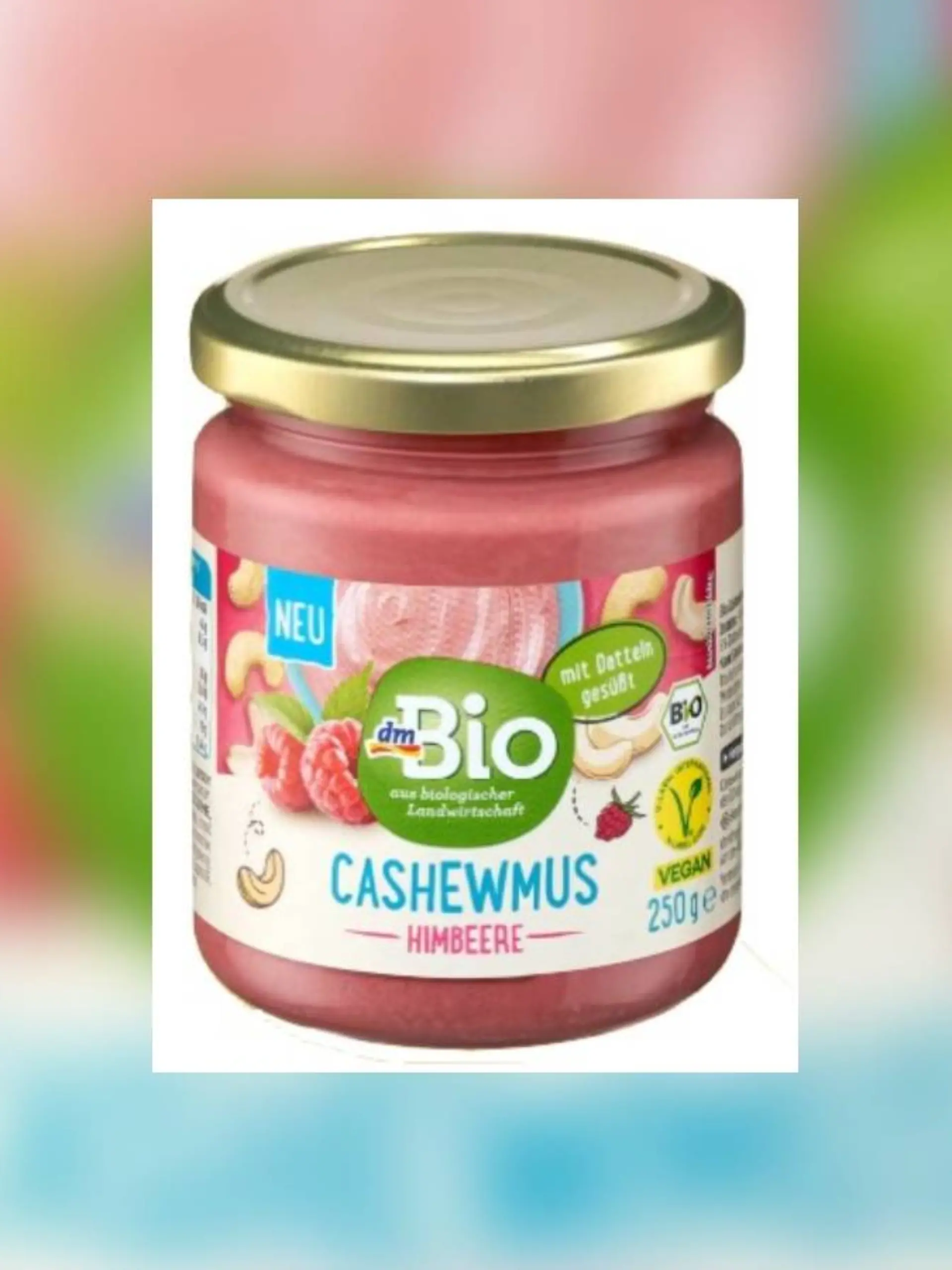 Cashewmus mit Himbeer-Geschmack wird aktuell vom Drogeriemarkt dm zurückgerufen.
