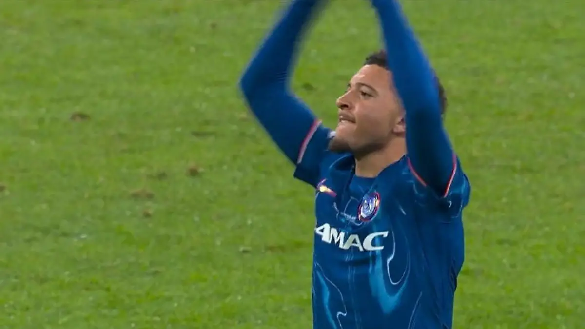 Sancho krönt den Angriff auf 3:1 Chelsea auf Titelkurs