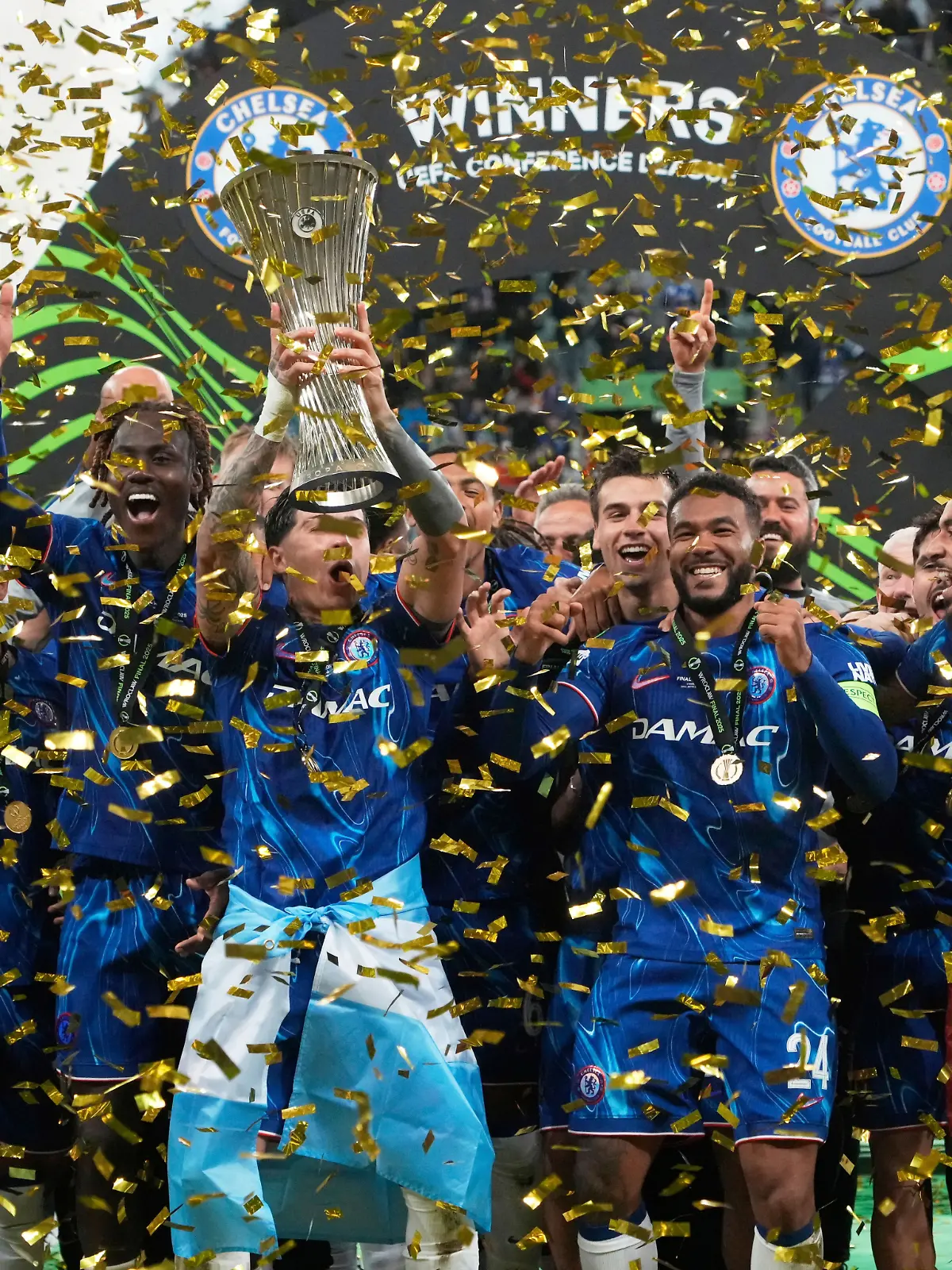 Bild zu: "4:1! Chelsea schreibt Geschichte"