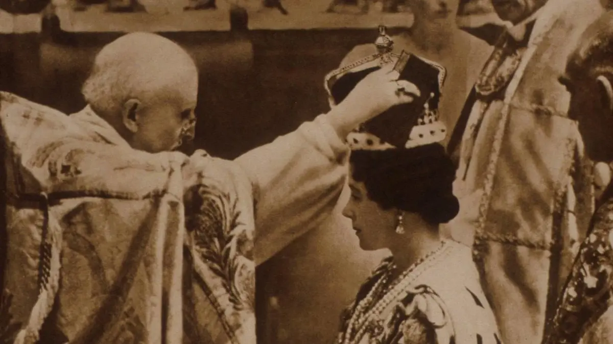 Bildnummer: 59997065 Datum: 10.04.2001 Copyright: imago/United Archives International
Coronation - Queen Elizabeth - 1937, Krönung, Krönungsfeierlichkeiten, Königin, Festivität, Feiertag, Krönungsfeierlichkeit, 1950er, 50er Jahre kbdig 2001 hoch 1950er 50er Coronation Elizabeth Elizabeth Bowes Lyon Feiertag Festivität Jahre Krönung Krönungsfeierlichkeit Krönungsfeierlichkeiten Königin Queen Queen Mother Stationery Office queen mum PUBLICATIONxINxGERxSUIxAUTxONLY
59997065 Date 10 04 2001 Copyright Imago United Archives International Coronation Queen Elizabeth 1937 Coronation Coronation celebrations Queen Festivität Holiday 1950 50 Years Kbdig 2001 vertical 1950 50 Coronation Elizabeth Elizabeth Bowes Lyon Holiday Festivität Years Coronation Coronation celebrations Queen Queen Queen Mother Stationery Office Queen Mum PUBLICATIONxINxGERxSUIxAUTxONLY