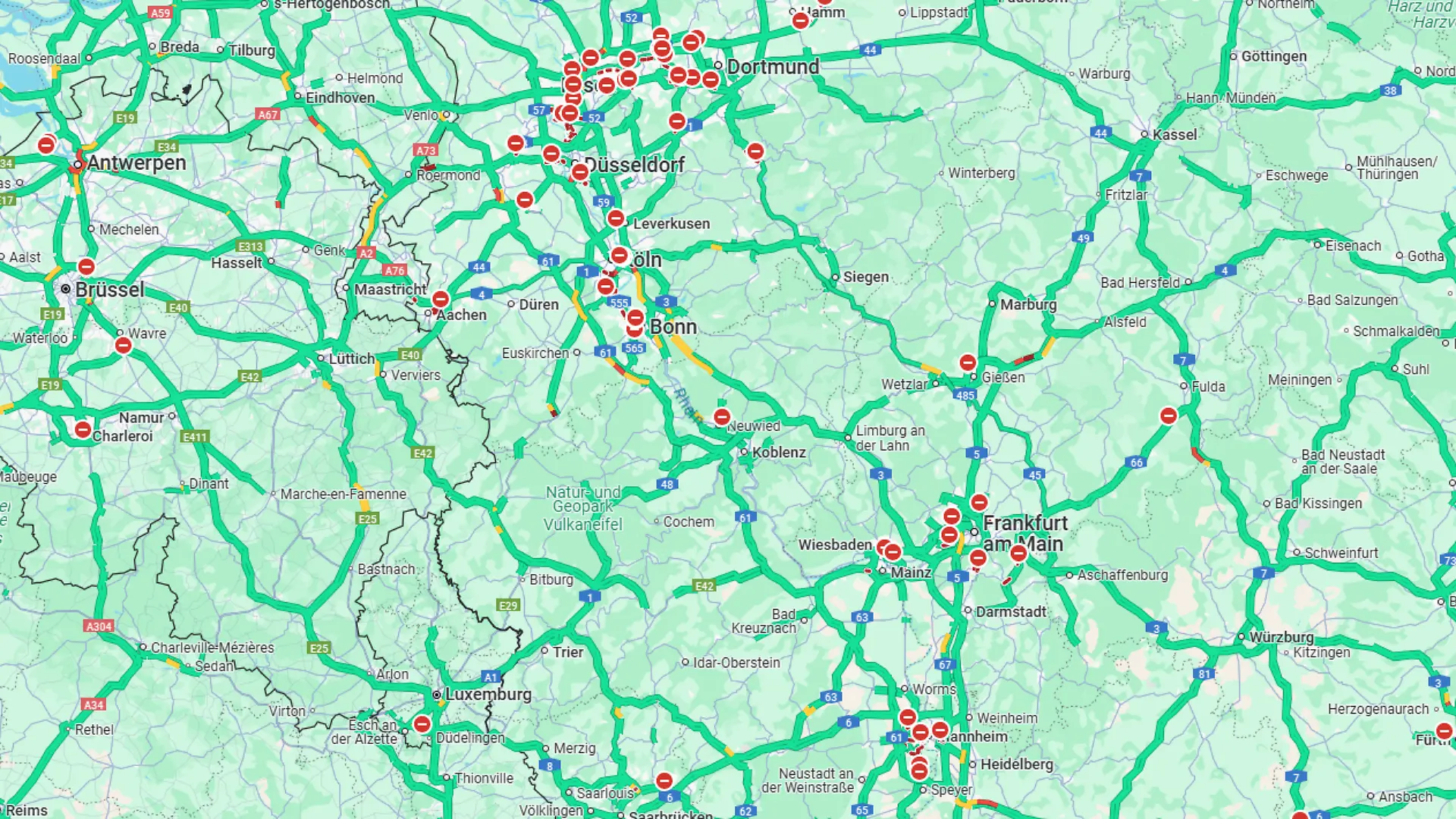Auf Google Maps werden zahlreiche Straßensperrungen angezeigt, die nicht existieren.
