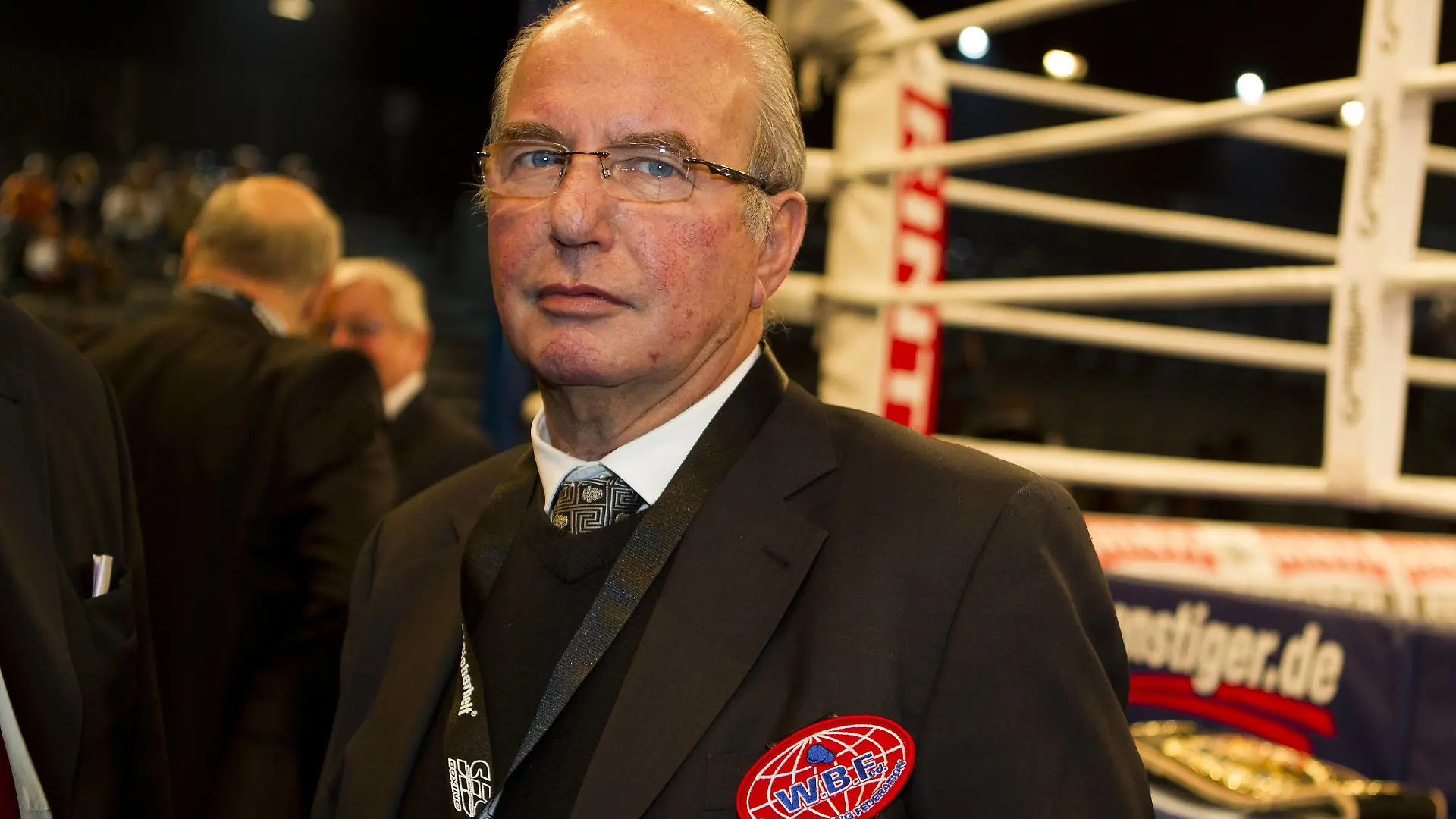 Bildnummer: 09394503  Datum: 14.01.2012  Copyright: imago/Moritz Müller
WBO European super middleweight title; Randgeschehen, Jean-Marcel Nartz; x1x xsk 2012 quer Boxen; Sauerland Event GmbH; WBO European super middleweight title 

Image number 09394503 date 14 01 2012 Copyright imago Moritz Mueller WBO European Super Middle Weight Title Peripheral events Jean Marcel Nartz x1x xsk 2012 horizontal boxing Sauerland Event GmbH WBO European Super Middle Weight Title  