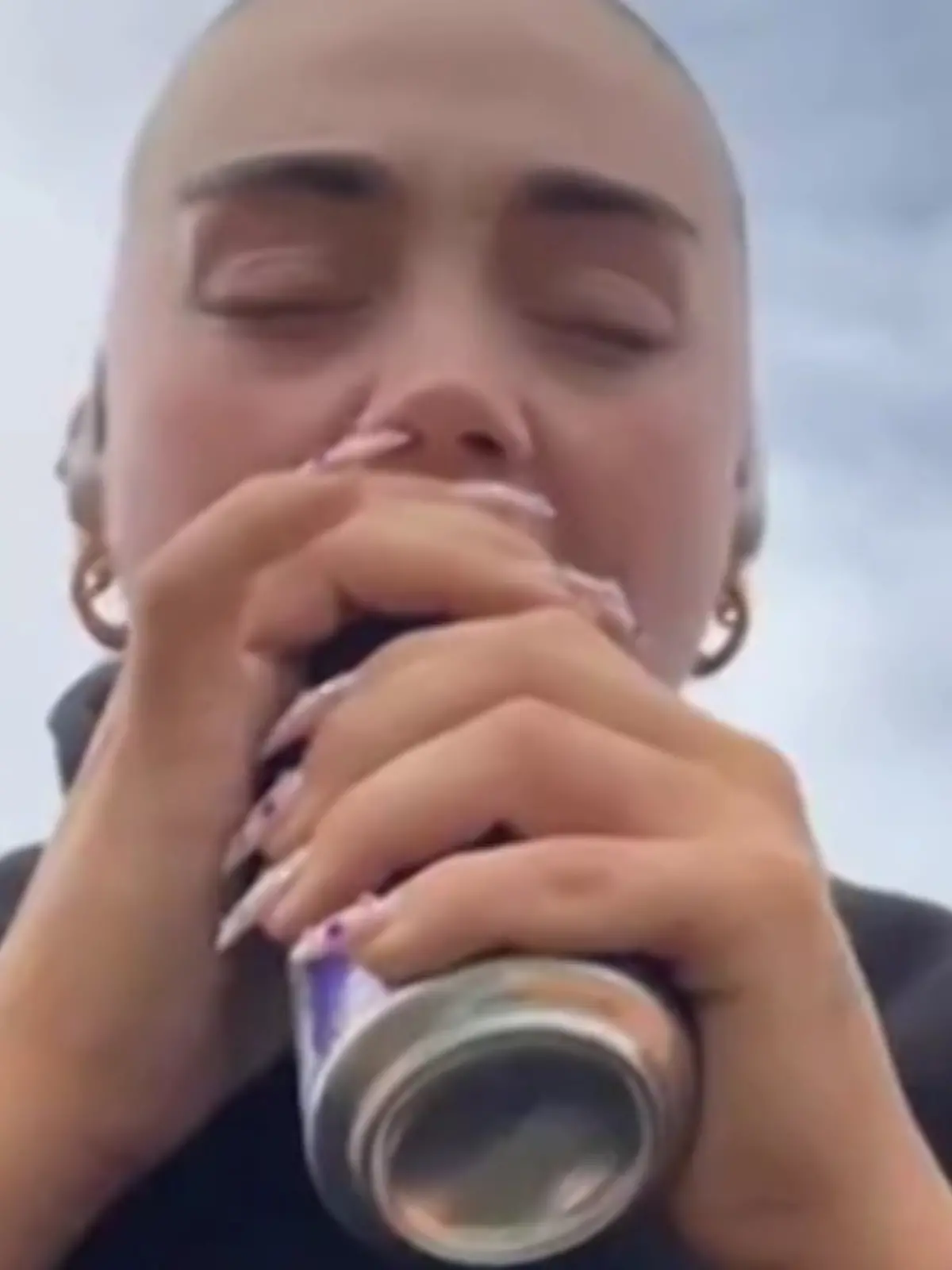 Bild zu: "An dieser Dose beißt sie sich die Zähne aus"