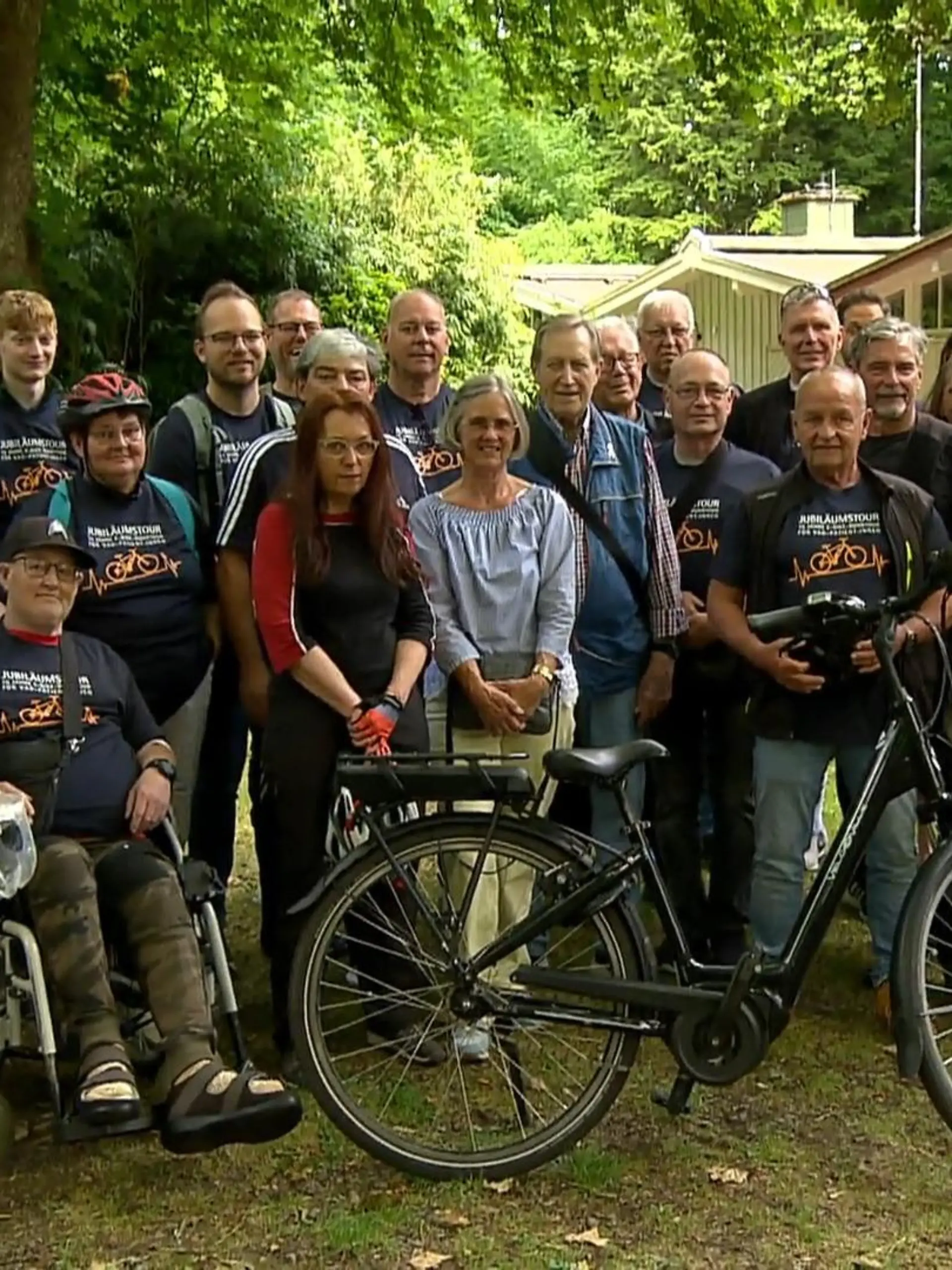 Bild zu: "Radtour von Kunstherz-Patienten"