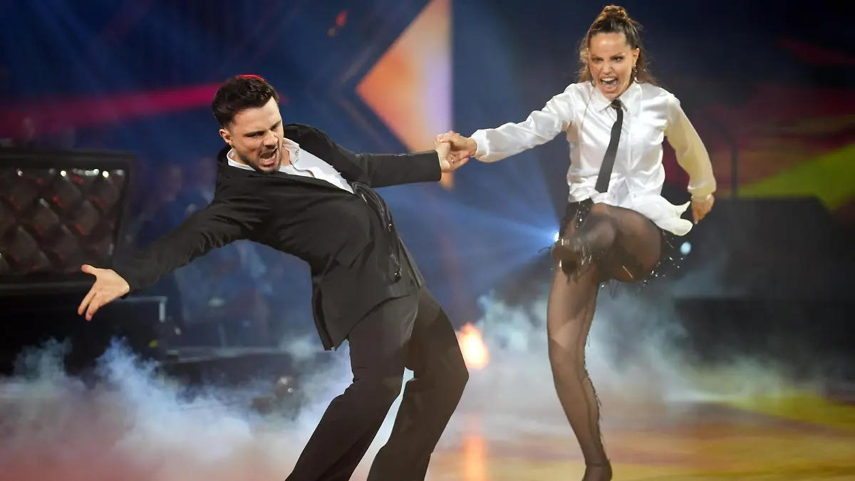 Christina Hänni tanzt sich mit Sergiu buchstäblich FREI „Let’s Dance”-Profi-Challenge 2025