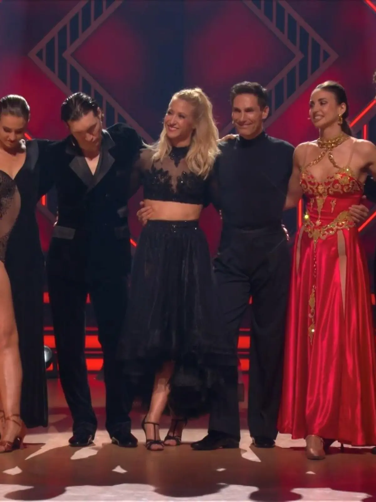 Bild zu: "DIESES Paar gewinnt die „Let’s Dance”-Profi-Challenge 2025"