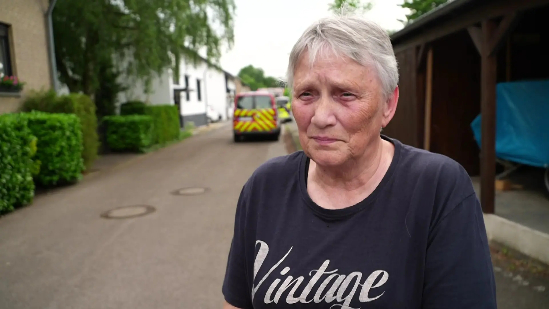 Nachbarin Dagmar Carstensen und ihr Sohn haben noch versucht, zu helfen.