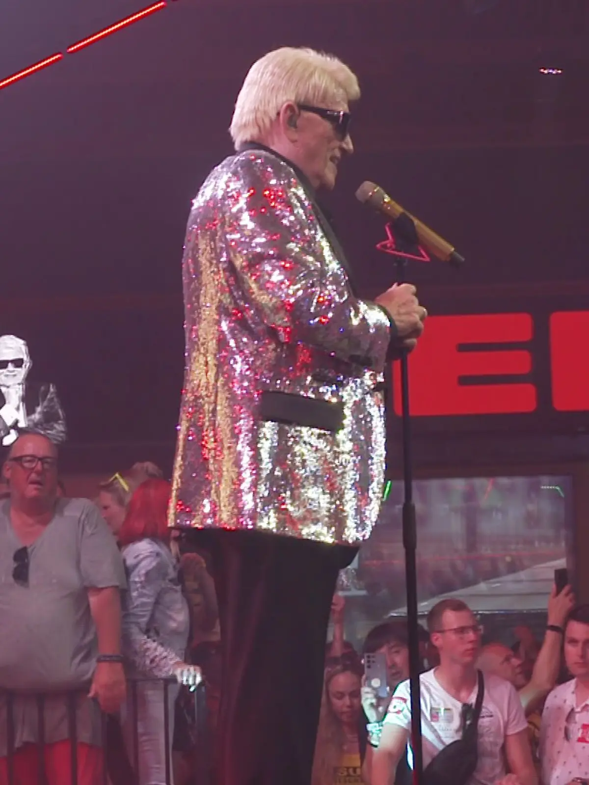 Bild zu: "Hit auf Hit – Heino bringt Bierkönig zum Brodeln"