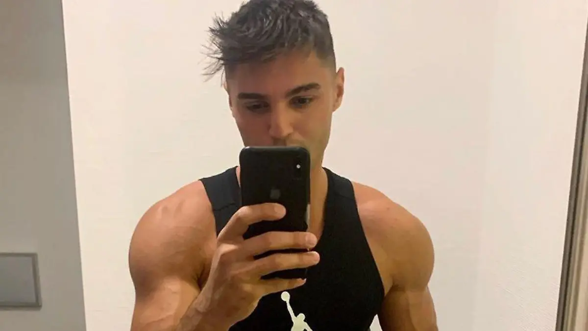 Marcellino mit braunen Haaren