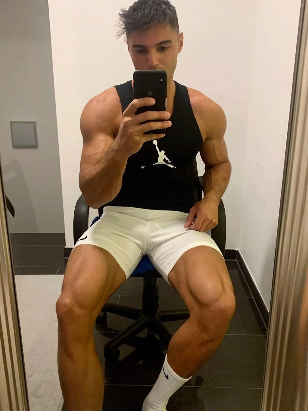 Marcellino mit braunen Haaren