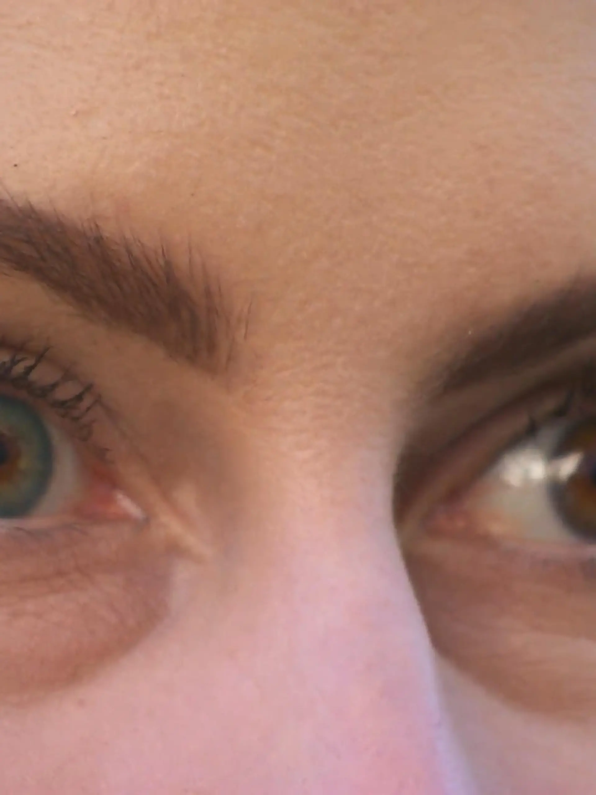 Bild zu: "Julia hat nicht nur besondere Augen"