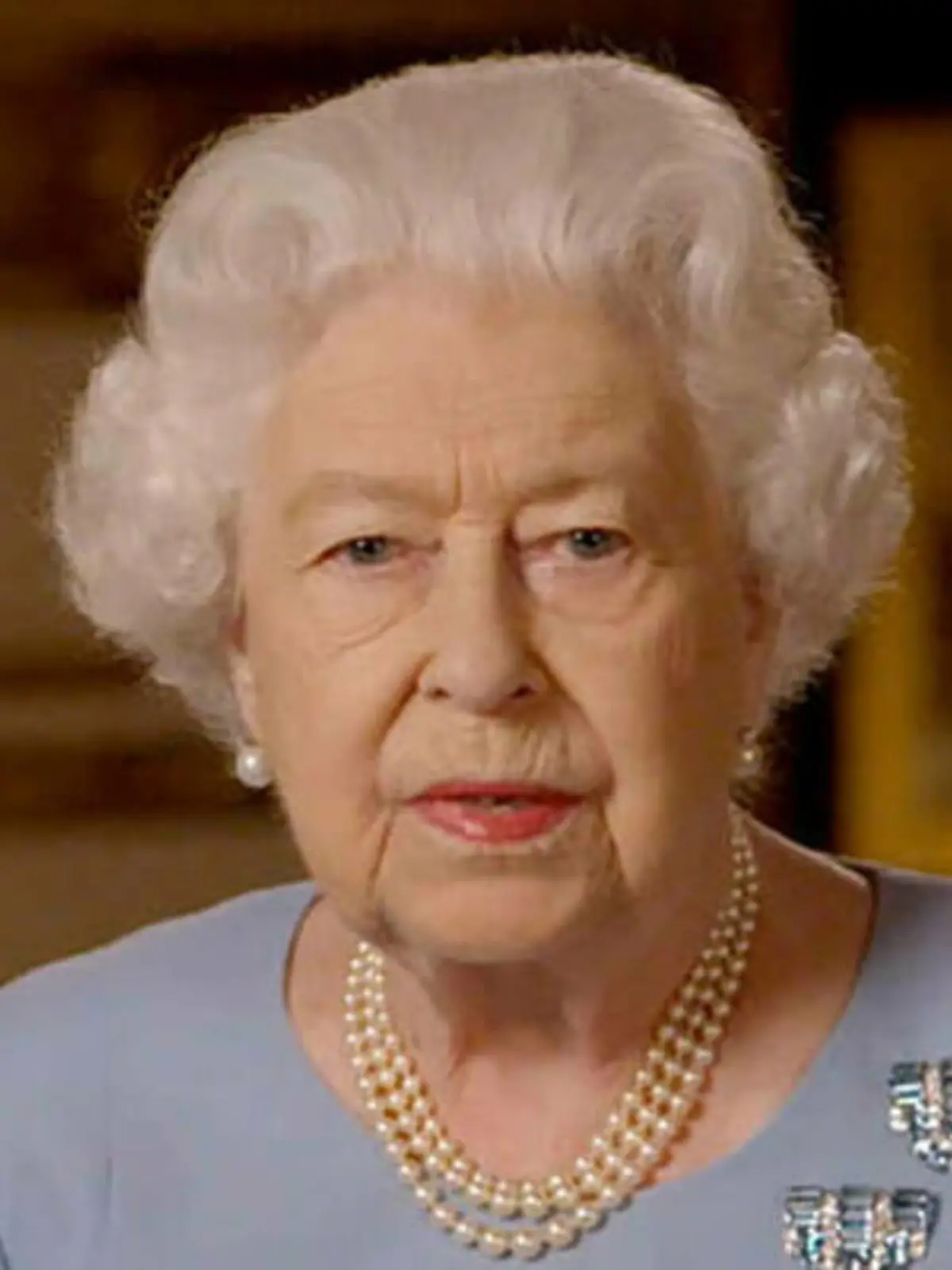Queen Elizabeth II. frisiert ihr Haar selbst