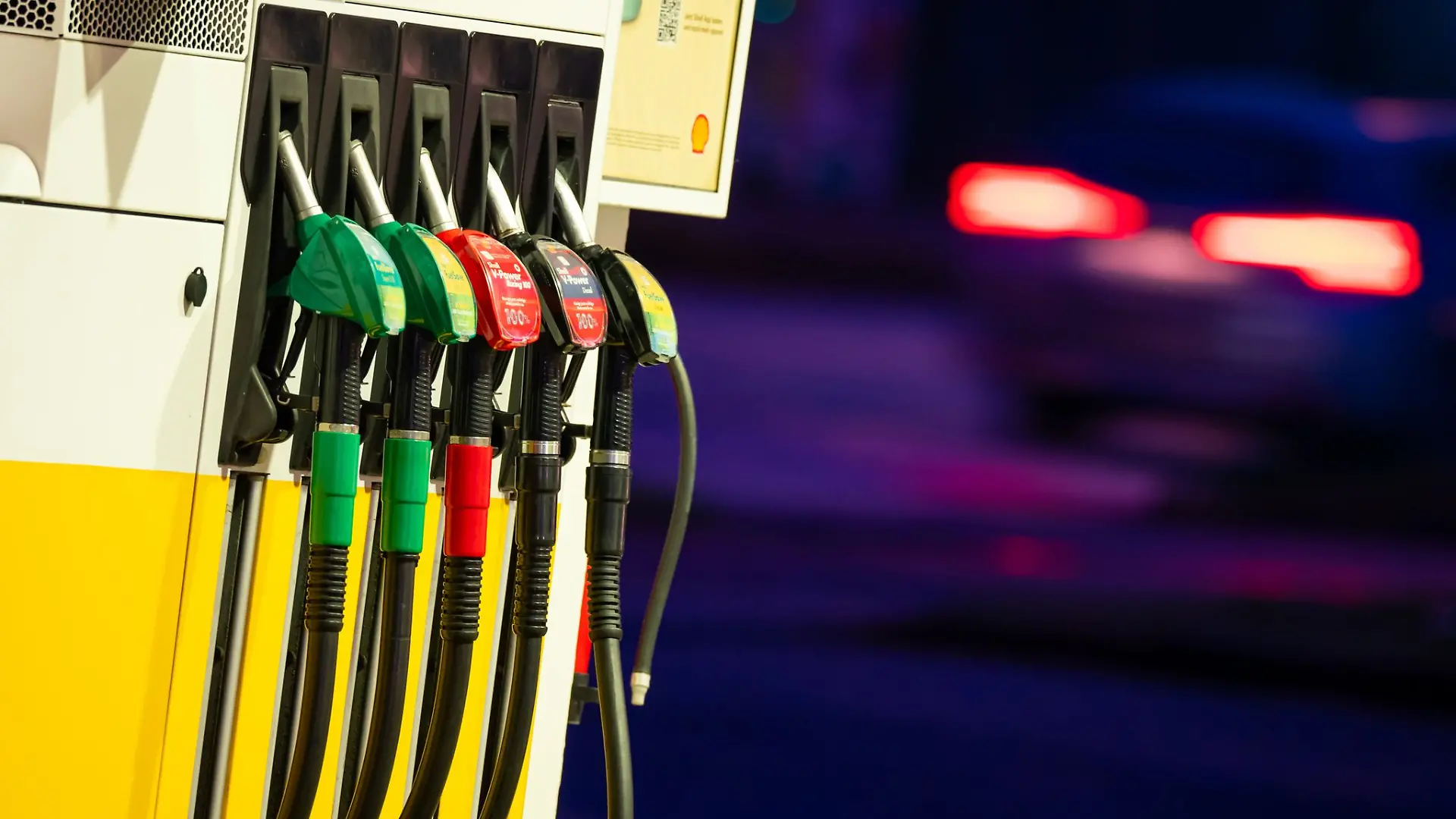 Es gibt immer so viel Auswahl an einer Tankstelle, doch günstig ist es trotzdem selten. (Symbolbild)