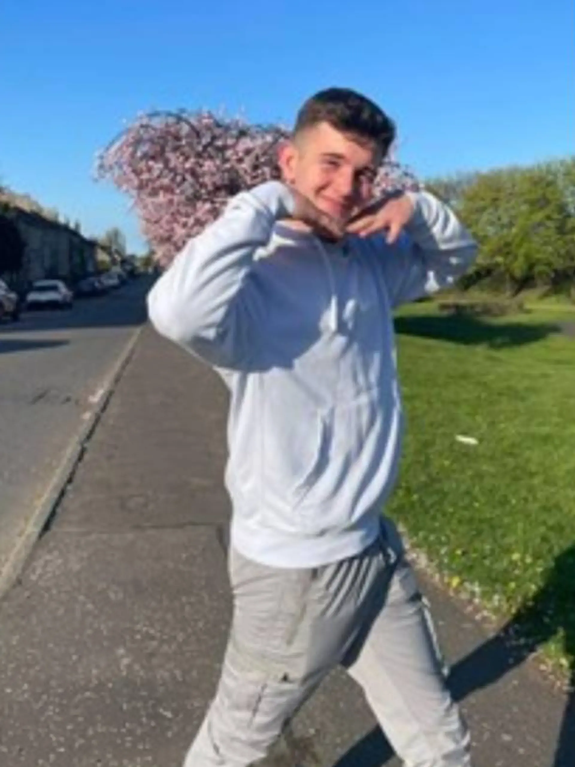 Mit diesen Fotos sucht die schottische Polizei nach Cole Cooper 