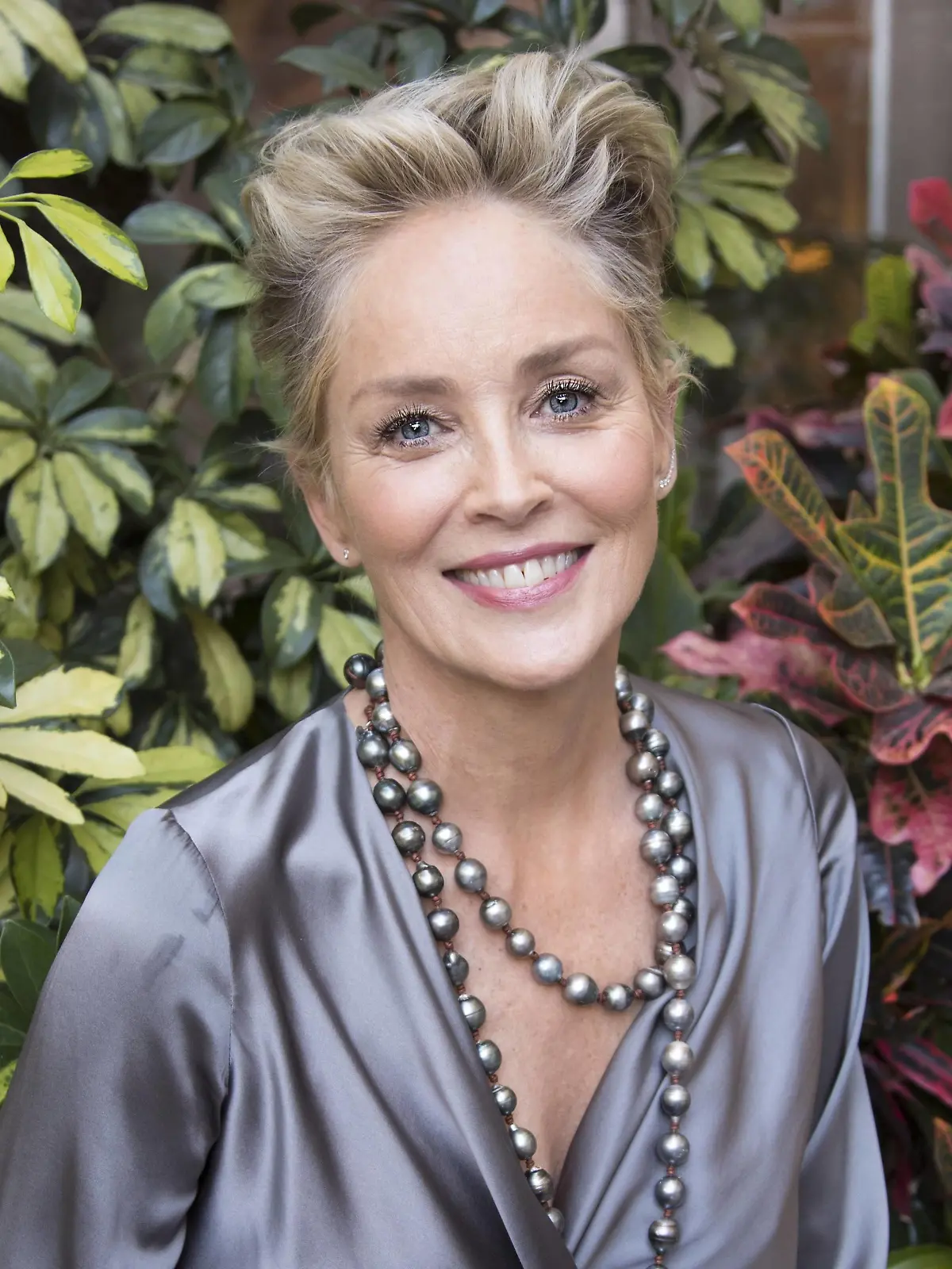  December 12, 2017 - Hollywood, California, U.S. - American Actress SHARON STONE promotes the movie Mosaic in Hollywood. Hollywood U.S. PUBLICATIONxINxGERxSUIxAUTxONLY - ZUMAg203 20171212zapg203005 Copyright: xArmandoxGallox