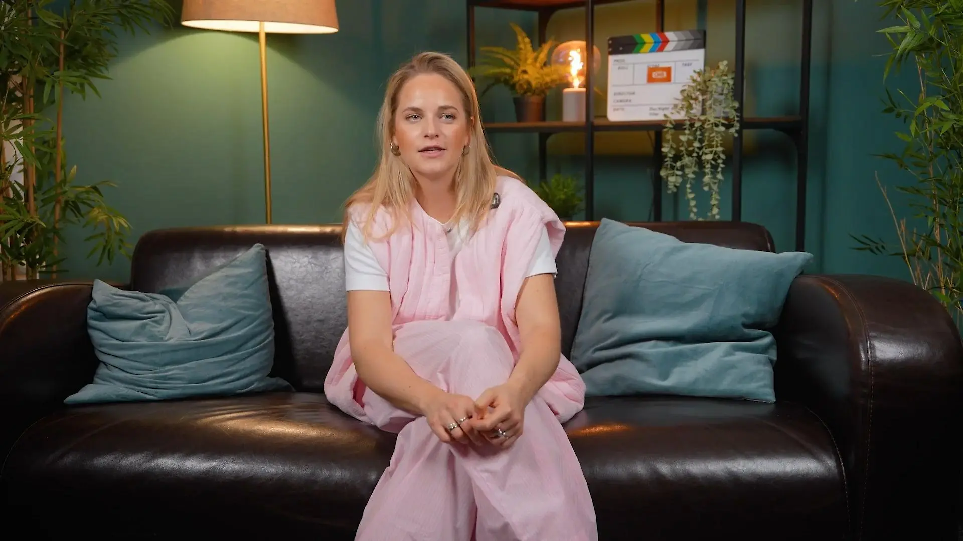 Wie geht Cilly mit ihrem Beziehungs-Aus um? „Unter uns“-Star Carina Koller im Interview