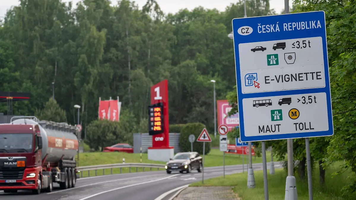 Ein Vergleich der Tankpreise lohnt sich vor allem in Grenzregionen wie hier am Übergang nach Tschechien.