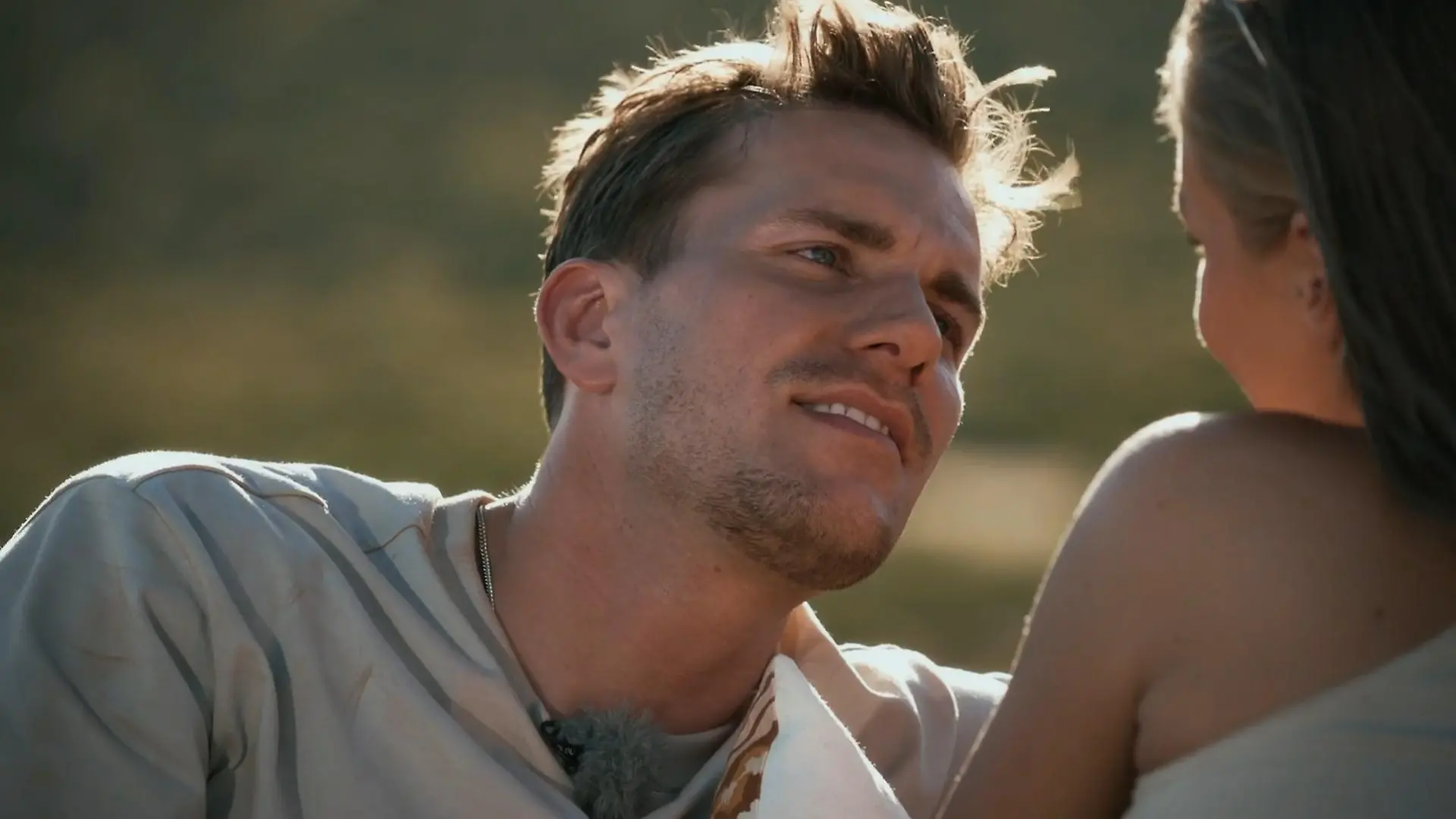 Schau mir tief in die Augen. Bachelor Felix will bei einem Date mehr über die Kandidatin erfahren.