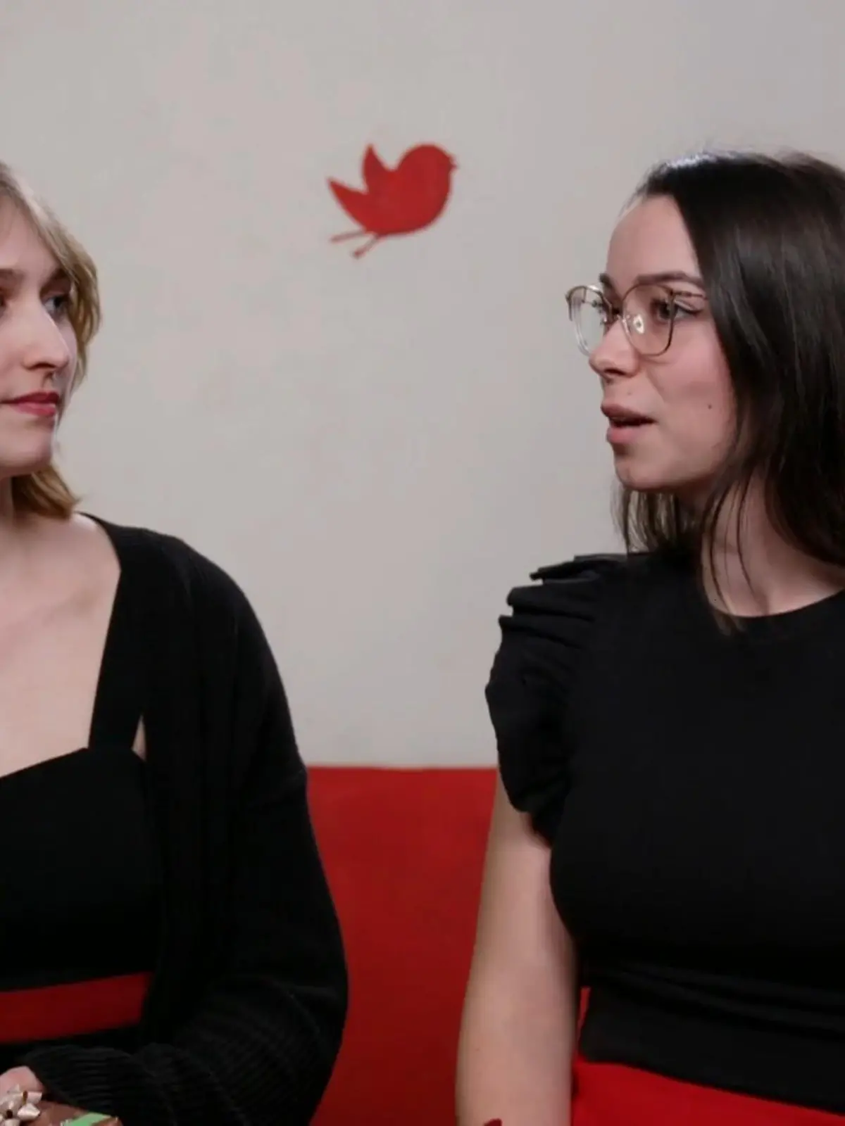 Bild zu: "Wollen sich die Frauen wiedersehen?"