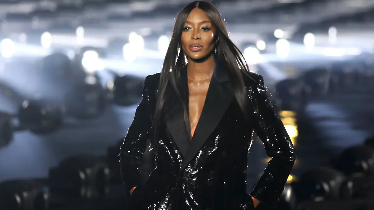 ARCHIV - 24.09.2019, Frankreich, Paris: Das Model Naomi Campbell präsentiert die Frühjahr/Sommer 2020-Kollektion des französischen Modehauses Saint Laurent auf der Fashion Week. (zu dpa "Supermodel, Wohltäterin und Diva: Naomi Campbell wird 50") Foto: Vianney Le Caer/Invision/AP/dpa +++ dpa-Bildfunk +++