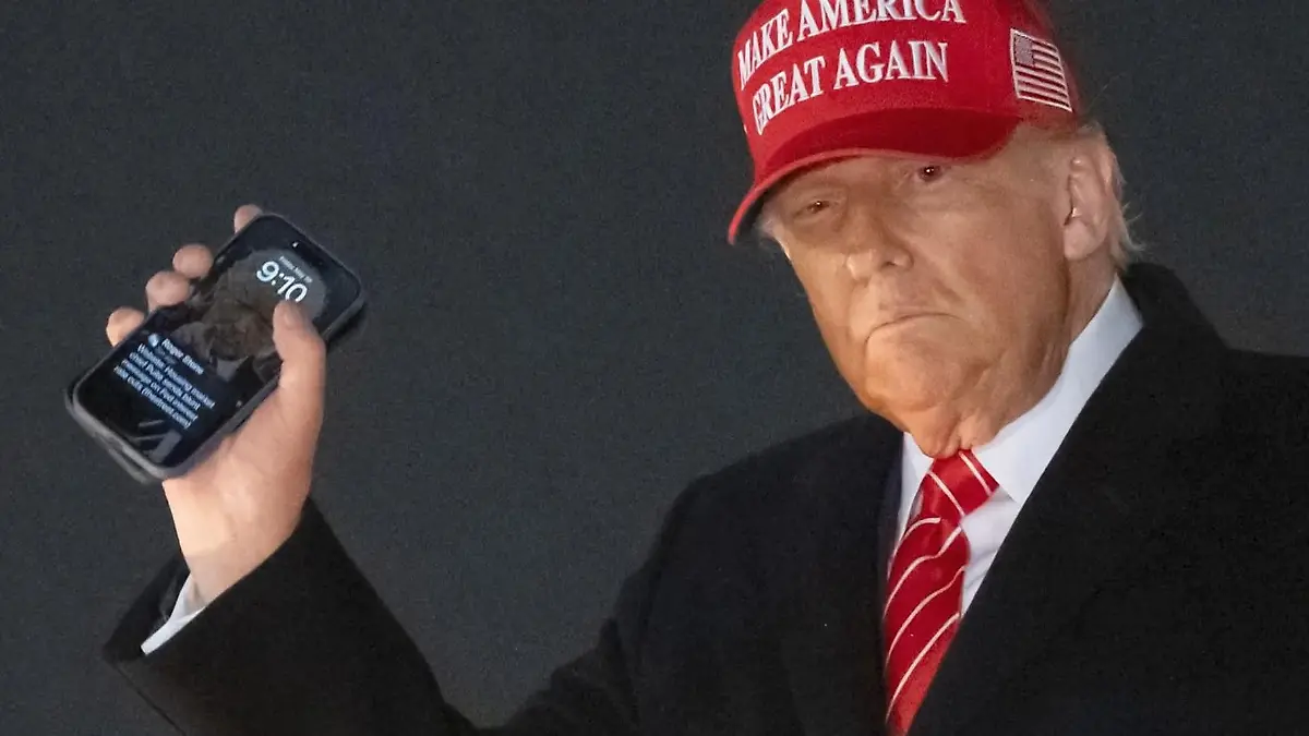 Ups, sollte das jeder sehen?! Über dieses Trump-Detail lacht die ganze Welt Nächster Fail aus dem Weißen Haus