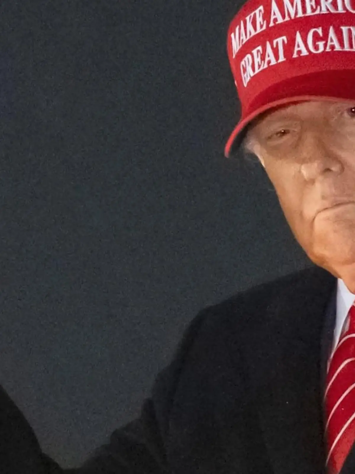 Bild zu: "Ups, sollte das jeder sehen?! Über dieses Trump-Detail lacht die ganze Welt"