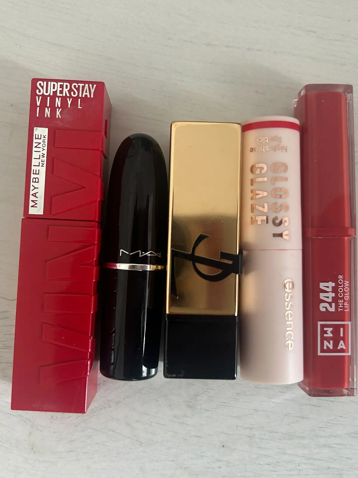 Bild zu: "Rote Lippen entzücken - doch welcher Lippenstift kann im RTL-Test überzeugen?"