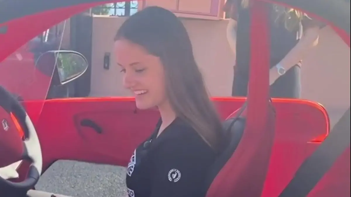 Davina Geiss in ihrem neuen Auto