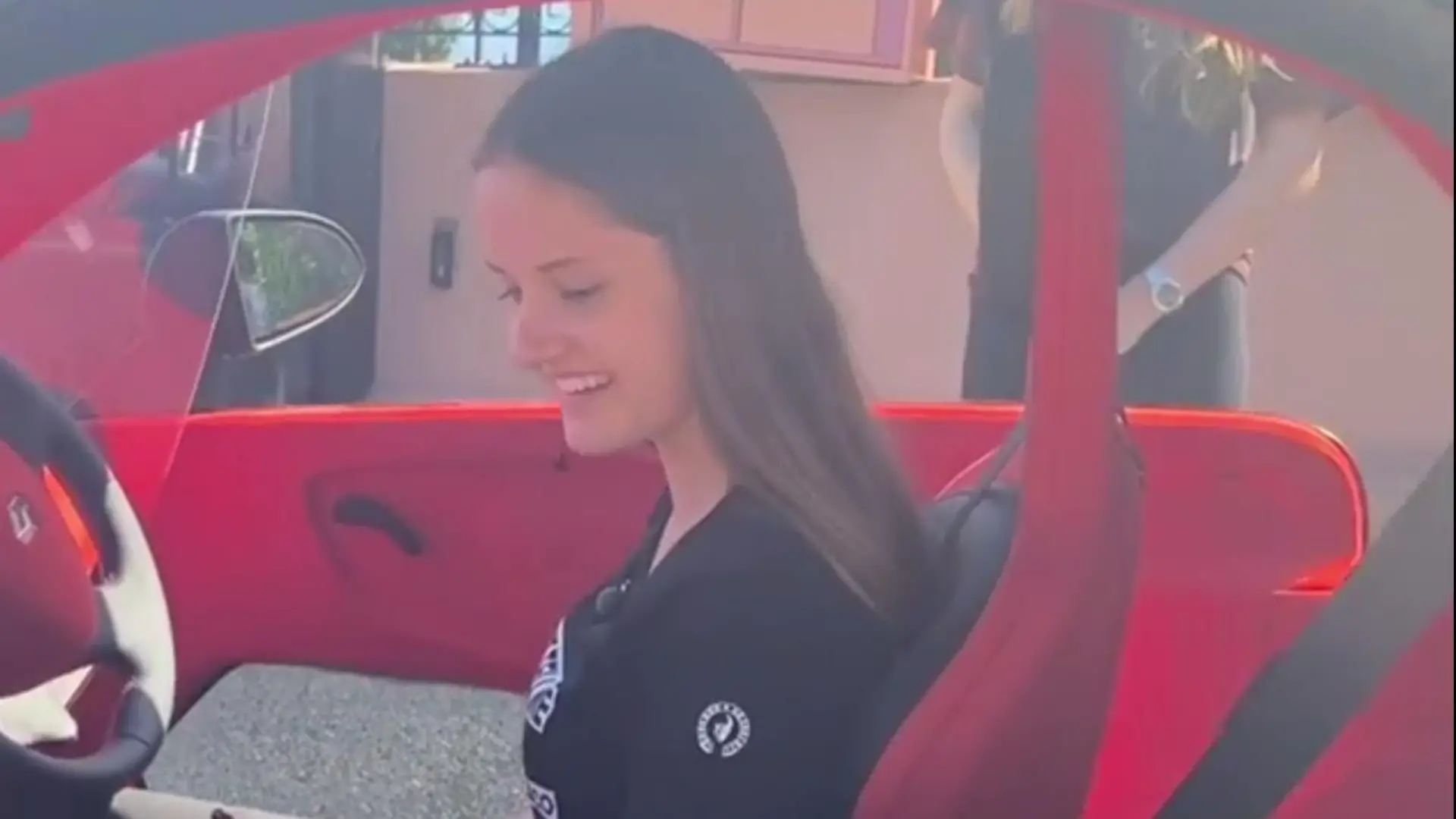 Davina Geiss in ihrem neuen Auto