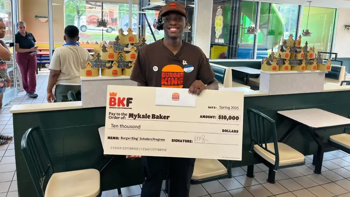 Mykale Baker bekommt 10.000 Dollar Stipendium von Burger King – als Dank für seinen Einsatz direkt nach der Zeugnisvergabe.