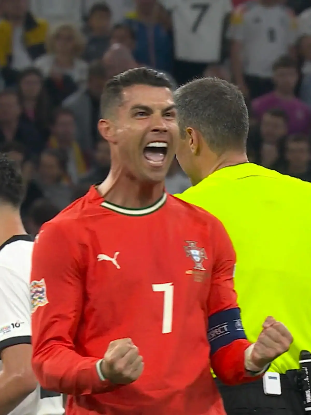Bild zu: "Ronaldo zerstört deutschen Traum vom Titel"