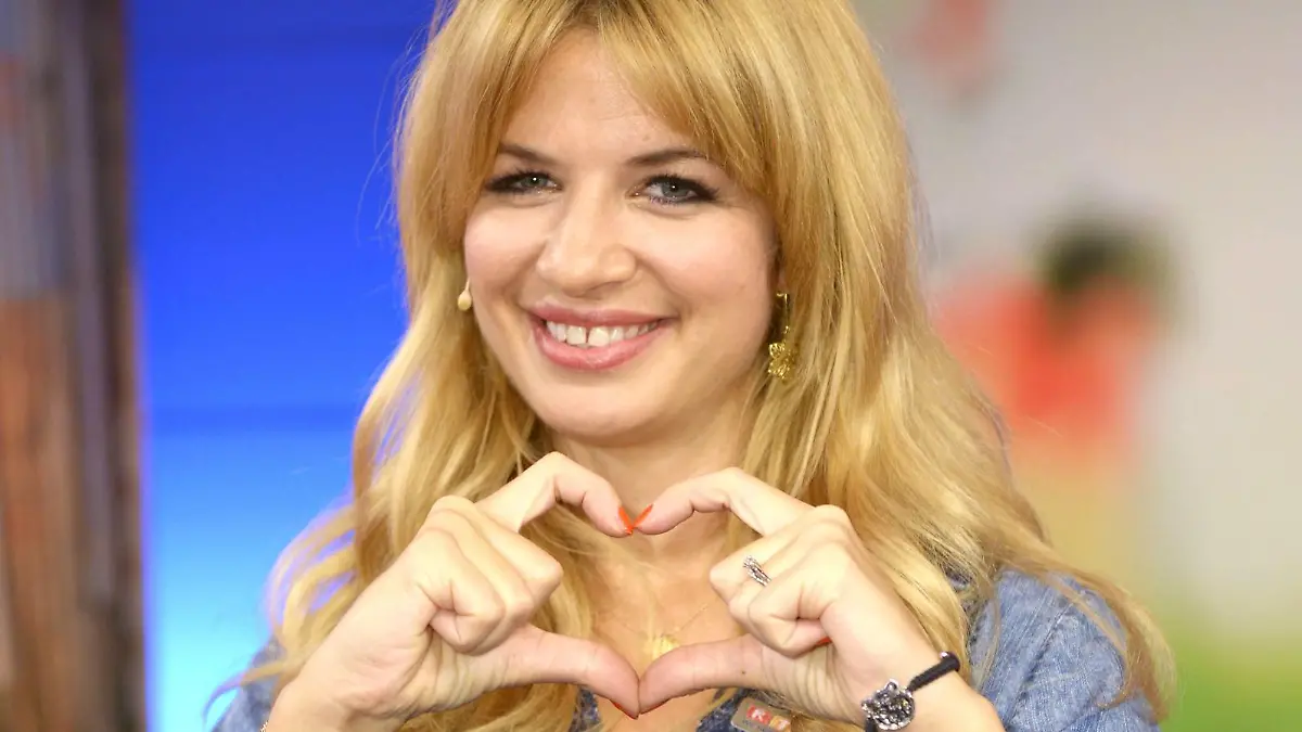 Susan Sideropoulos beim 21. RTL-Spendenmarathon im Studio 3 des MP Medienparks NRW in Köln-Hürth. Köln, 25.11.2016 Foto:xP.xMertensx/xFuturexImage

Susan Sideropoulos the 21 RTL Donations marathon in Studio 3 the MP Media Park NRW in Cologne Hürth Cologne 25 11 2016 Photo XP xMertensx xFuturexImage  