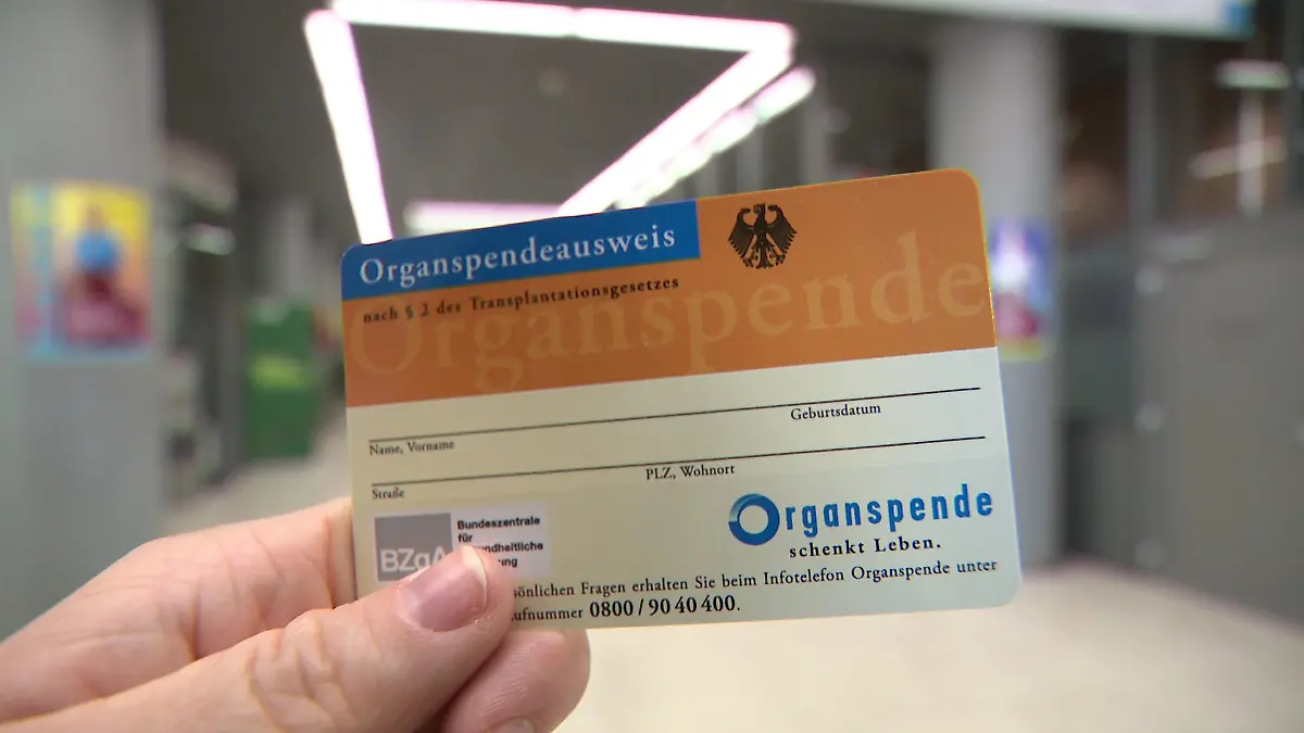 Jeder ist Organspender, außer er widerspricht aktiv? Darüber wird seit Jahren in Deutschland diskutiert.
