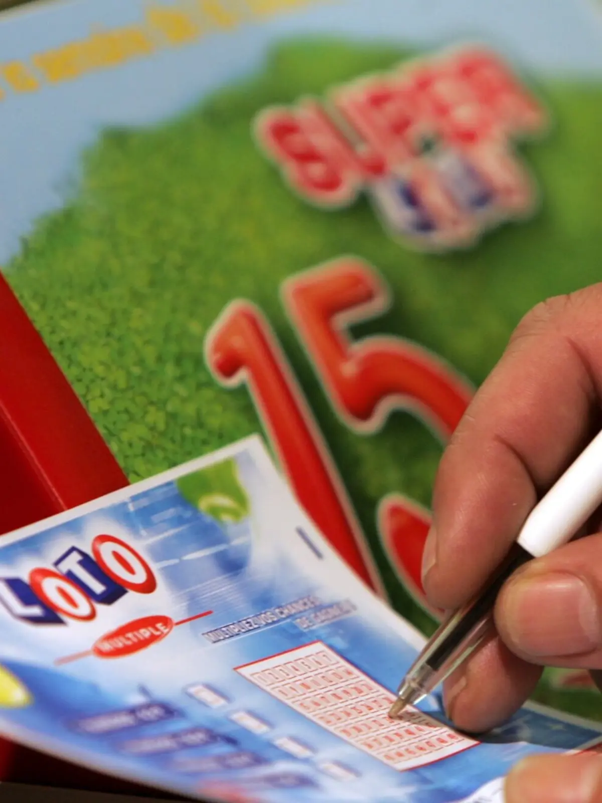 Bild zu: "Familie in Frankreich knackt Lottojackpot und gewinnt nochmal "