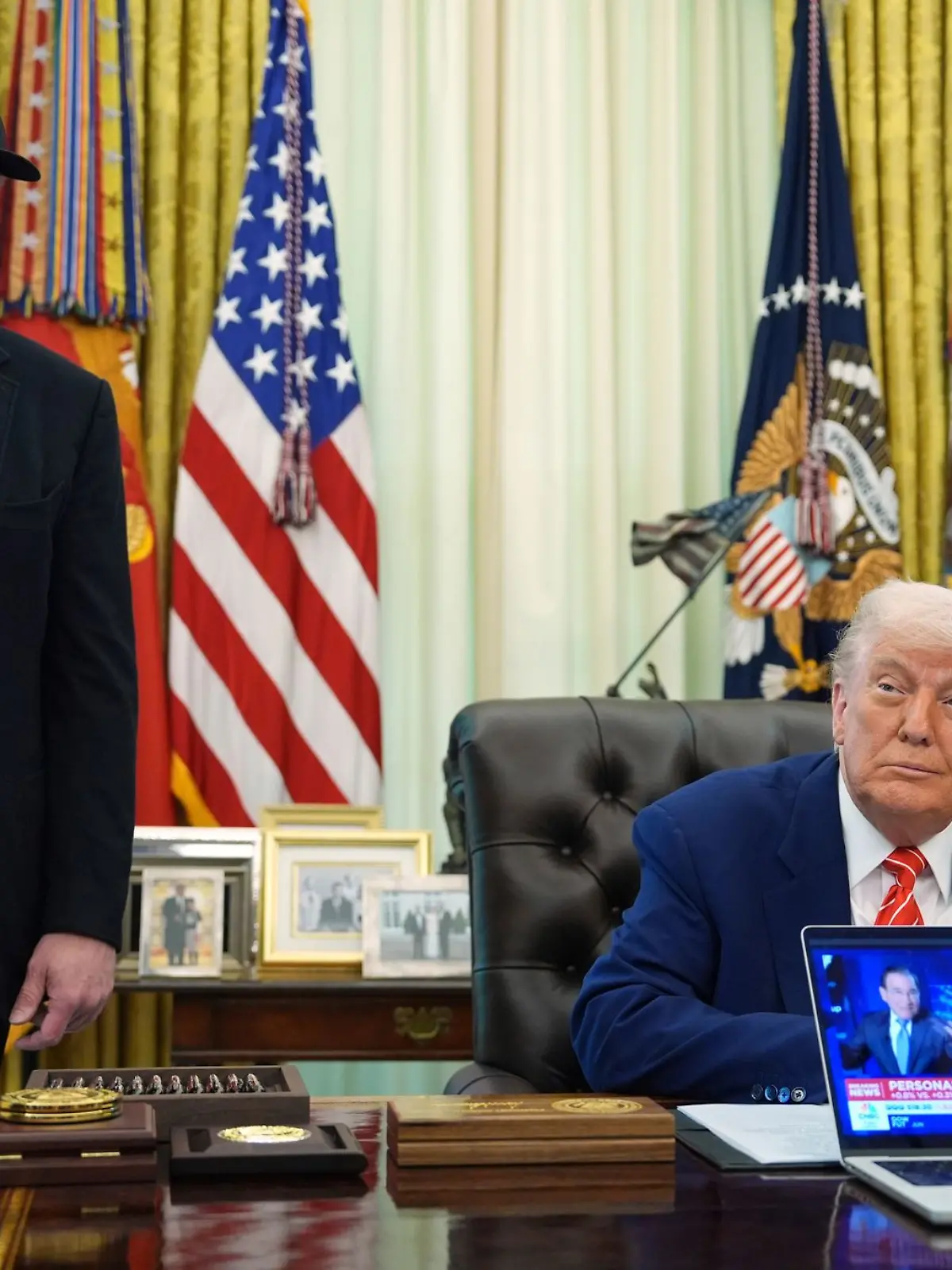 Bild zu: "Trump überlegt, seinen Tesla zu verkaufen "