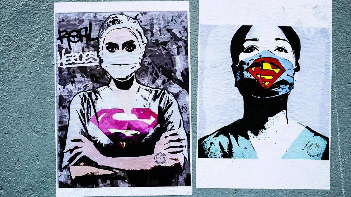 News Bilder des Tages FRANCE - STREET ART IN HOMAGE OF MEDICAL STAFF IN PARIS Street art posters in homage to the medical staff stuck on an outside wall of the Tenon hospital in the 20th district. Daily illustration made outoor during the Coronavirus epidemic. Paris, France, May 12, 2020. Paris Ile de France - IDF France PUBLICATIONxINxGERxSUIxAUTxONLY Copyright: xAmauryxCornux HLACORNU1113198