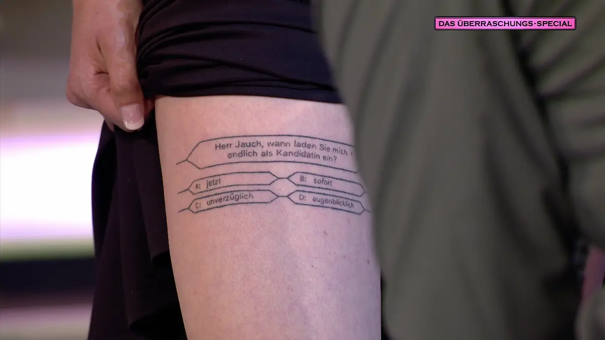 Diese Quizfrage auf Kerstin Führers Bein geht so schnell nicht mehr weg. 