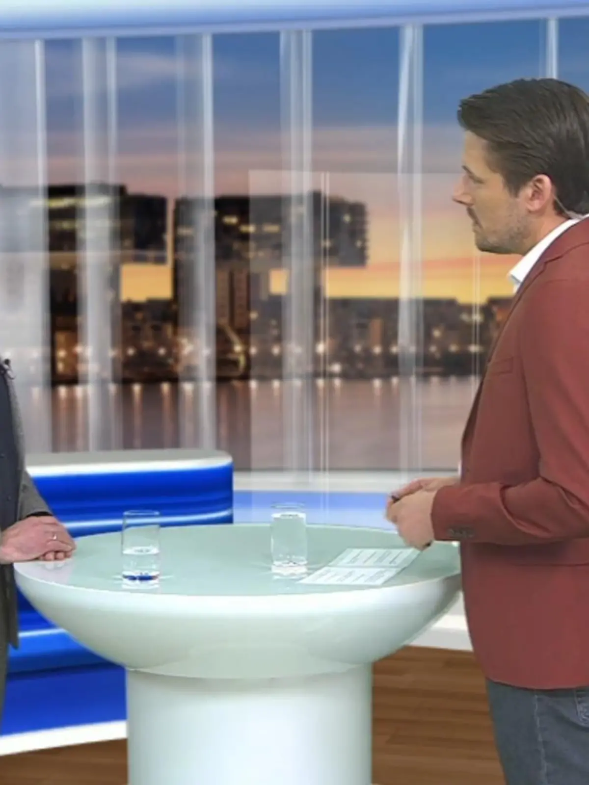 Über den Rücktritt von NRW SPD-Chef, Thomas Kutschaty, spricht Politikwissenschaftler Marcel Winter aus Meerbusch in unserem Studio.