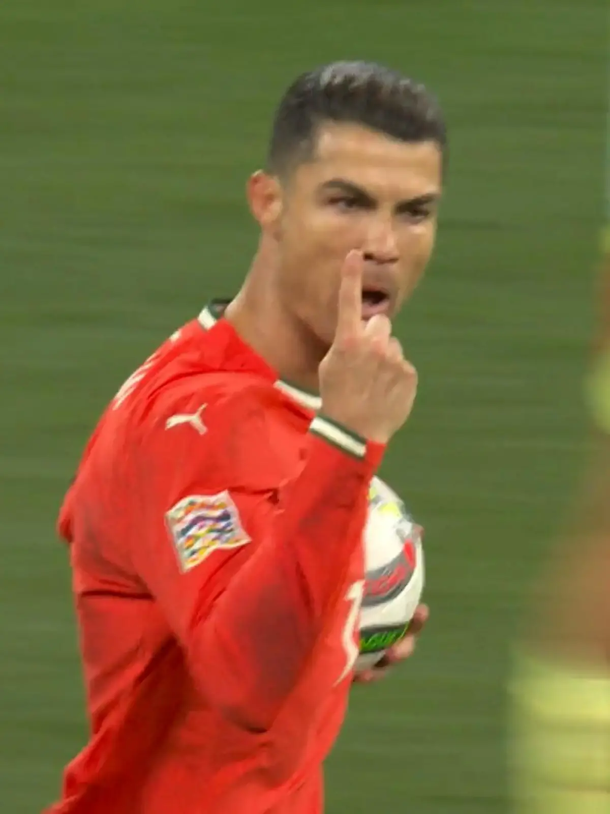 Bild zu: "Cristiano Ronaldo trifft für Portugal zum 2:2 gegen Spanien"