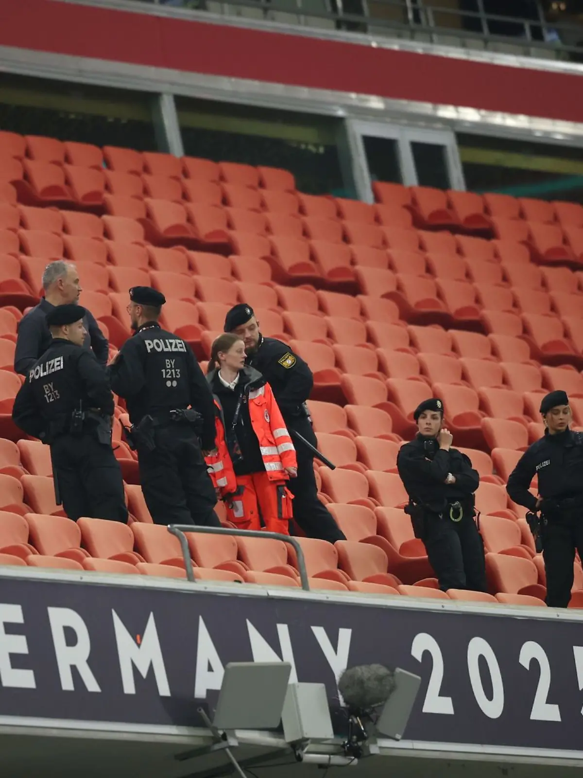 Bild zu: "Fußballfan stirbt bei Nations-League-Finale in München
"