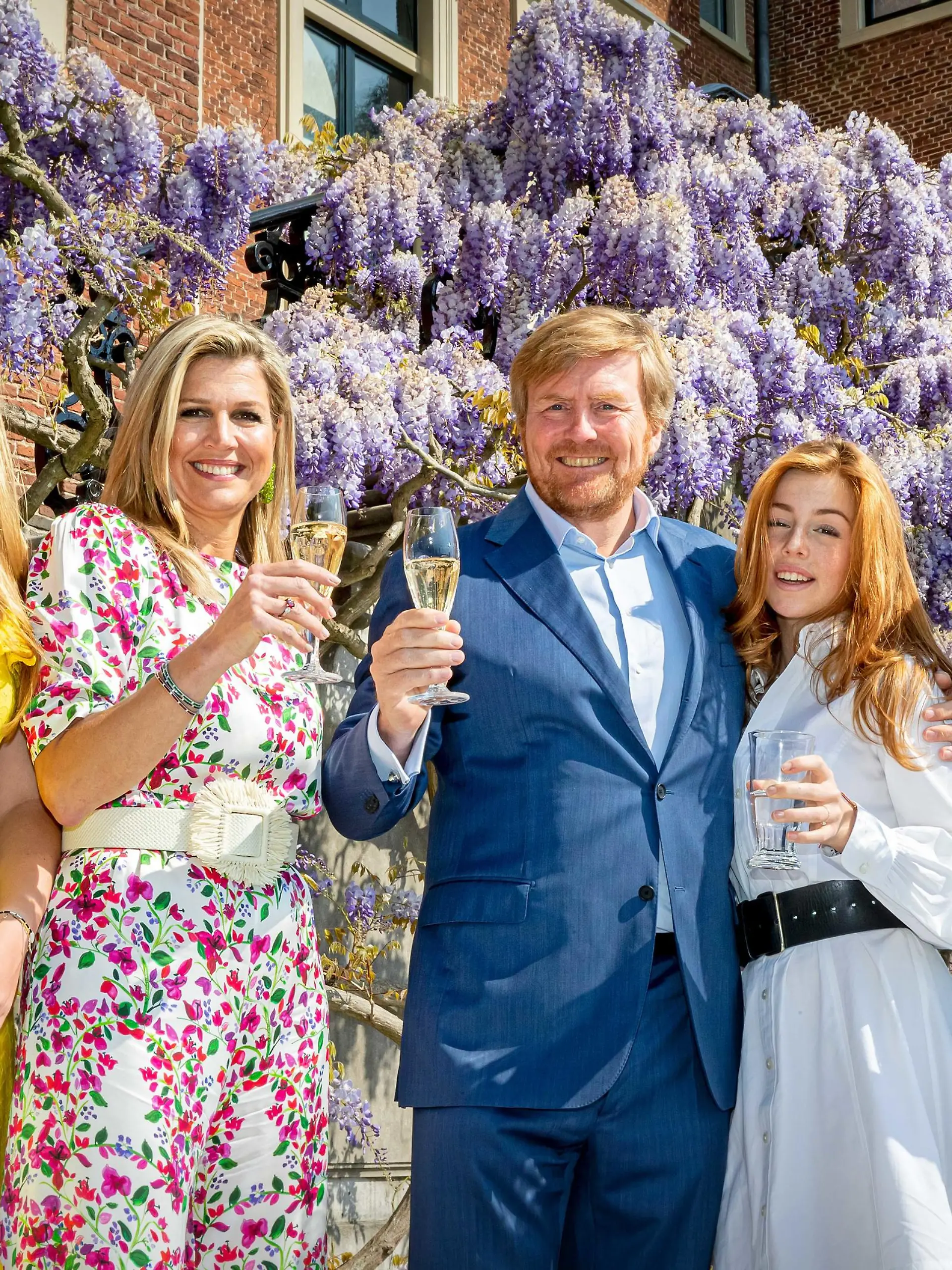 King Willem-Alexander and Queen Maxima of the Netherlands with their children Princess Amalia, Princess Alexia and Princess Ariane during the celebration of Kingsday 2020, the celebration of the Dutch King’s 53th birthday, this year in modified version at their home Royal Palace Huis ten Bosch, because of cancellation of the festivities because of the Coronavirus (COVID-19).

Pictured: Princess Amalia,Queen Maxima,King Willem-Alexander,Princess Alexia,Princess Ariane
Ref: SPL5164229 270420 NON-EXCLUSIVE
Picture by: Dutch PP / SplashNews.com

Splash News and Pictures
USA: +1 310-525-5808
London: +44 (0)20 8126 1009
Berlin: +49 175 3764 166
photodesk@splashnews.com

World Rights, No Netherlands Rights, No United Kingdom Rights
