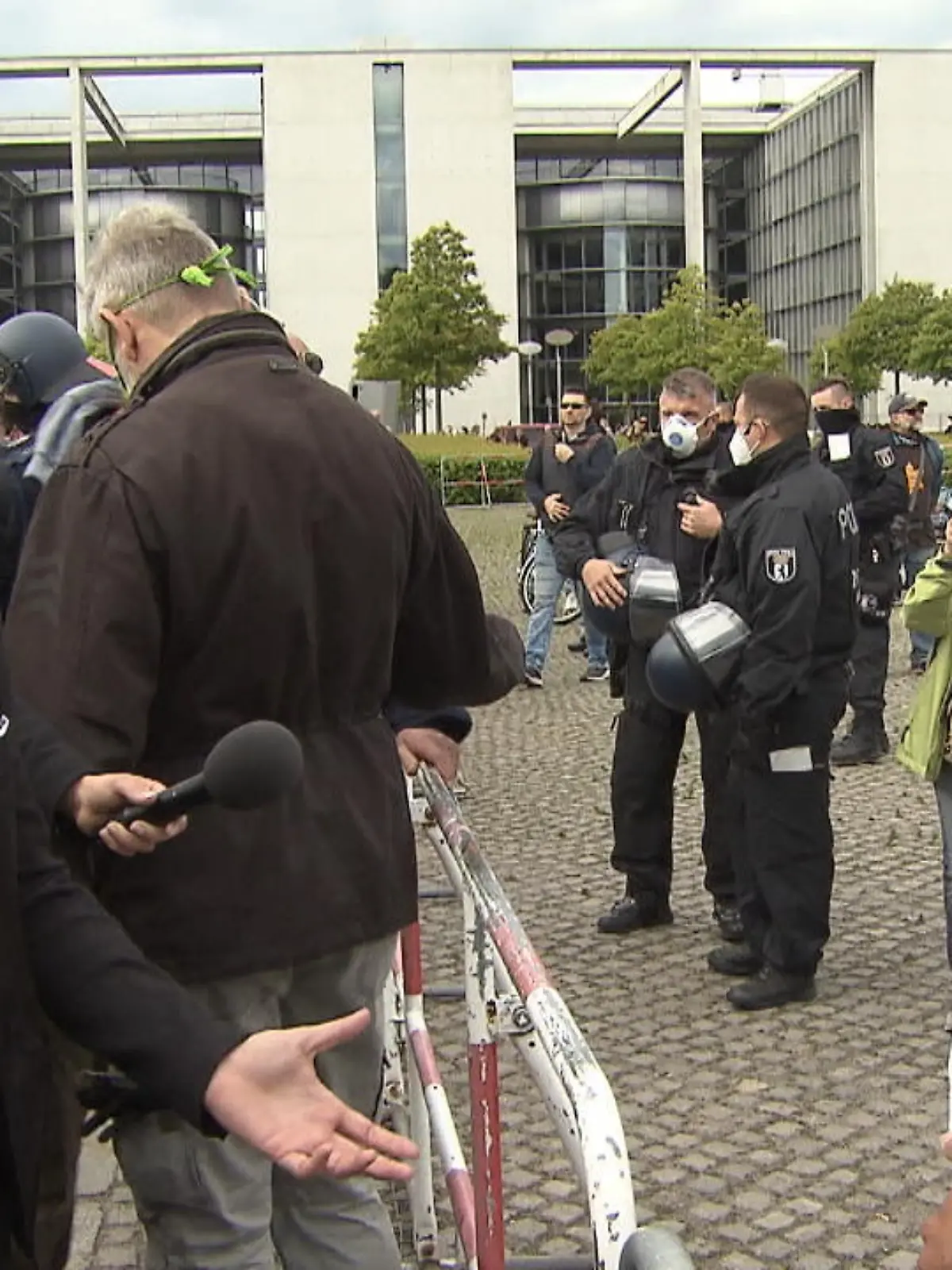 Bild zu: "Hier trifft Oliver Pocher auf Attila Hildmann"