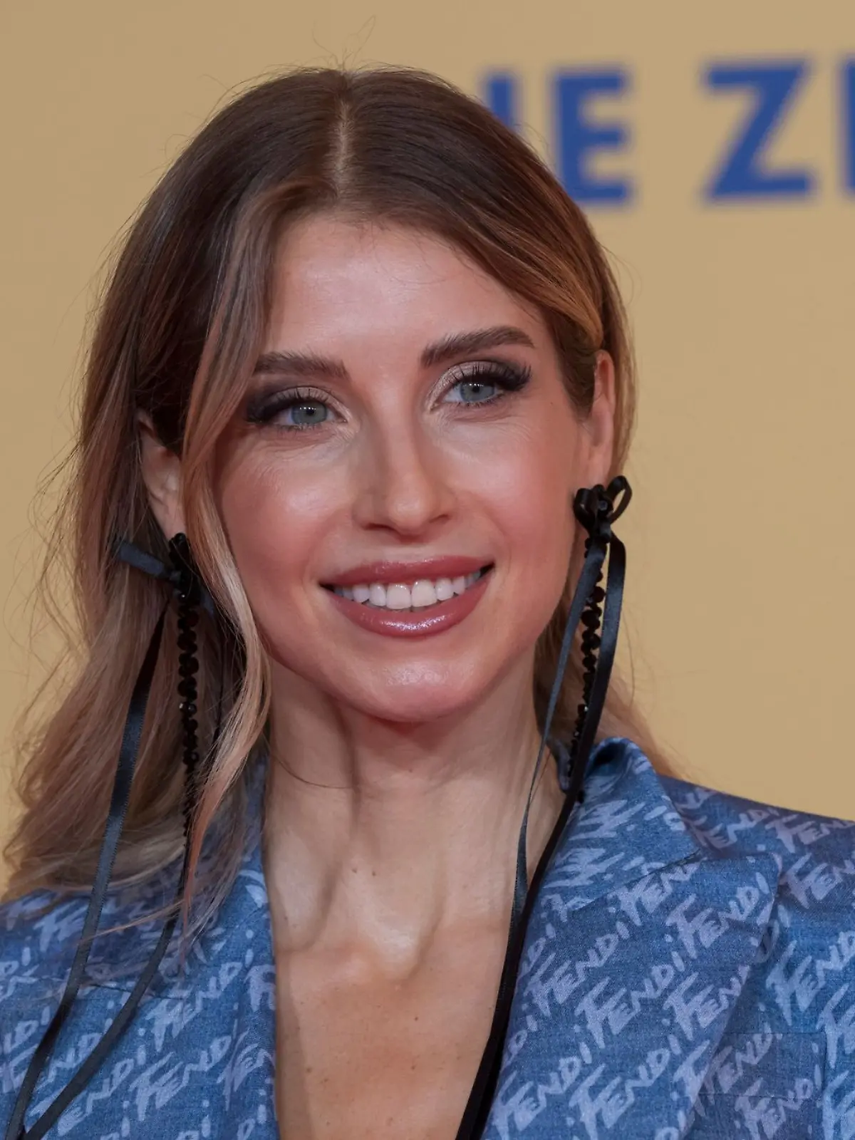 Bild zu: "13.000 Euro-Rechnung nicht bezahlt! Cathy Hummels wegen Guidos Deko-Queen vor Gericht"