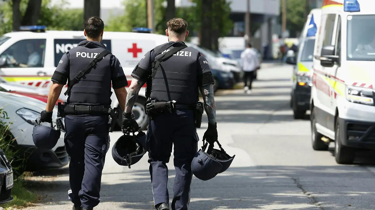 Die Polizei ist an einem Grazer Gymnasium wegen Amokalarm im Einsatz.
