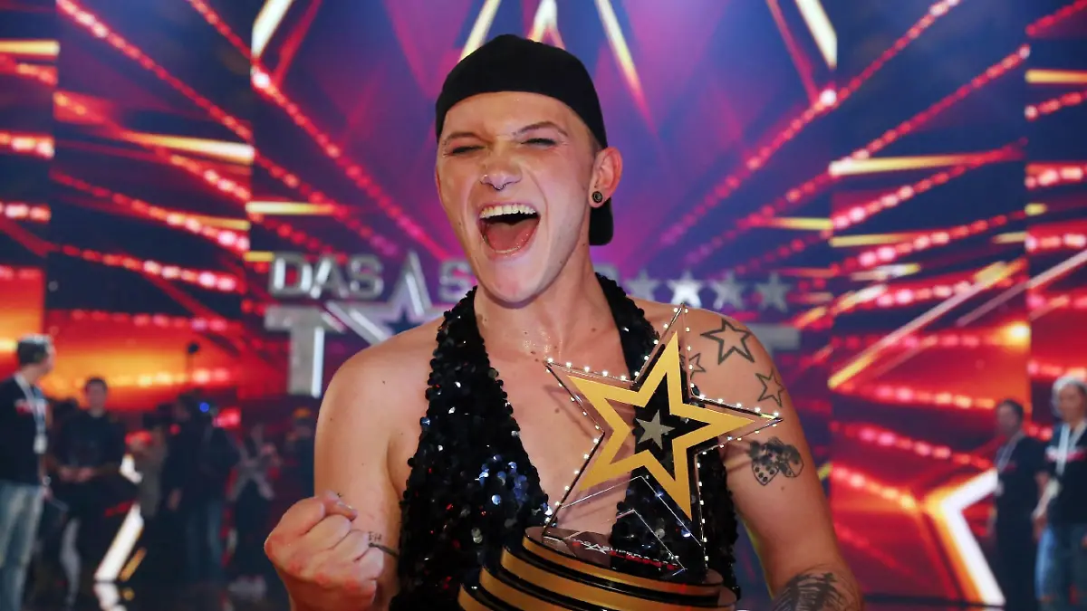 Marcel Kaupp / "Marcella Rockafella" ist das "Supertalent 2014".      Verwendung der Bilder für Online-Medien ausschließlich mit folgender Verlinkung:"Alle Infos zu "Das Supertalent" im Special bei RTL.de: www.rtl.de/cms/sendungen/supertalent.html