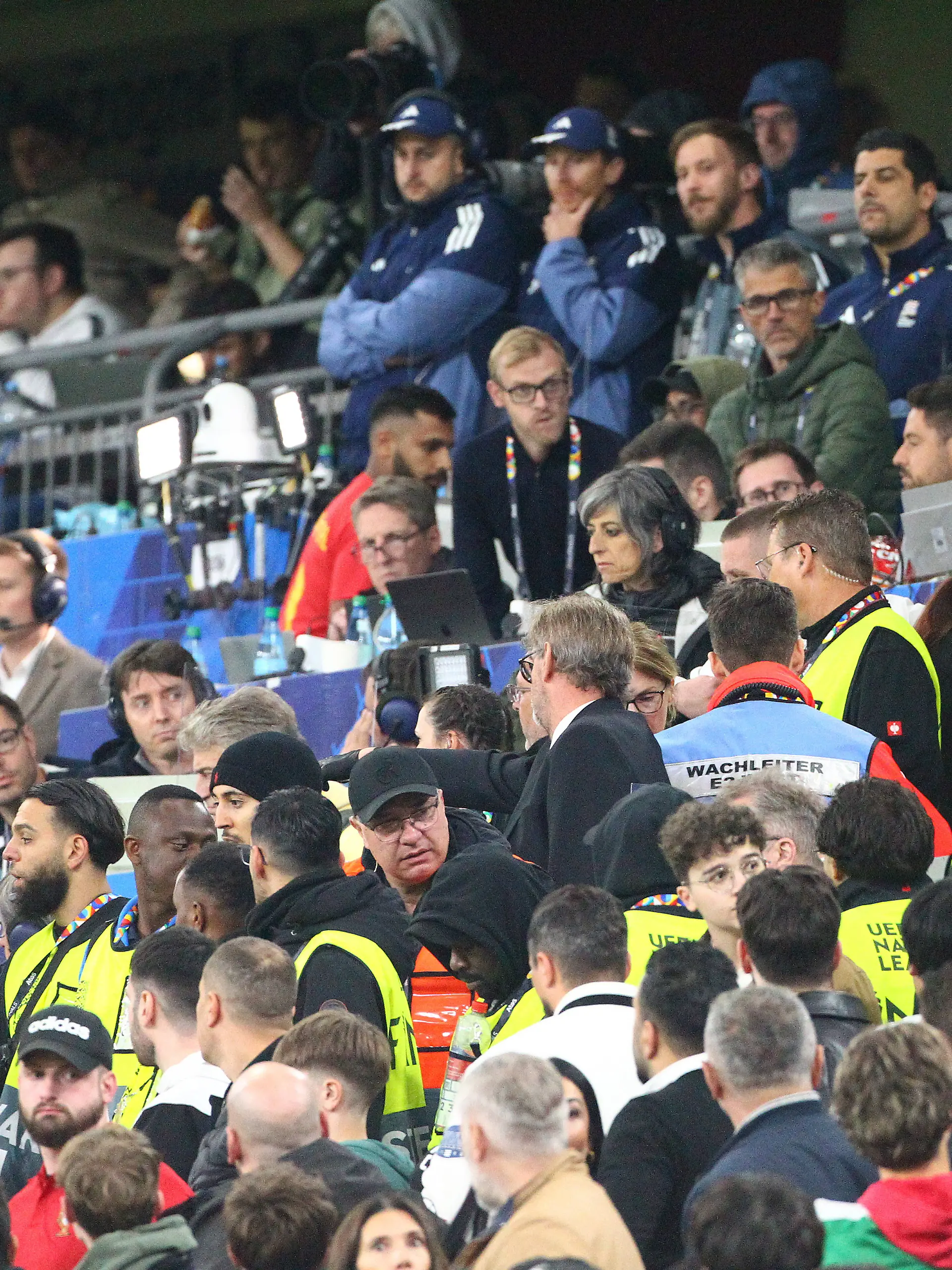 Fan stirbt beim Nations-League-Finale nach Sturz von der Tribüne
