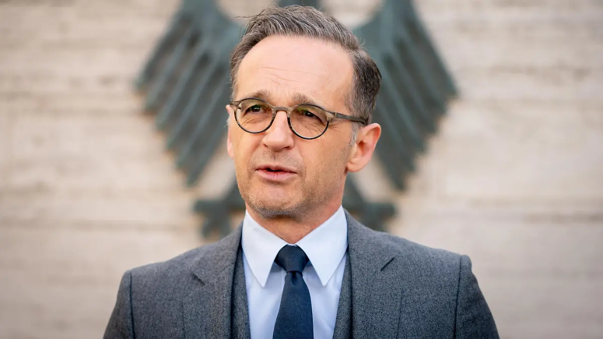 ARCHIV - 17.04.2020, Berlin: Bundesaußenminister Heiko Maas spricht während einer Pressekonferenz. Heiko Maas wirbt für Bedacht bei der Aufhebung der weltweiten Reisewarnungen. (zu dpa: «Maas gegen Schnellschüsse bei Aufhebung von Reisewarnungen») Foto: Kay Nietfeld/dpa +++ dpa-Bildfunk +++